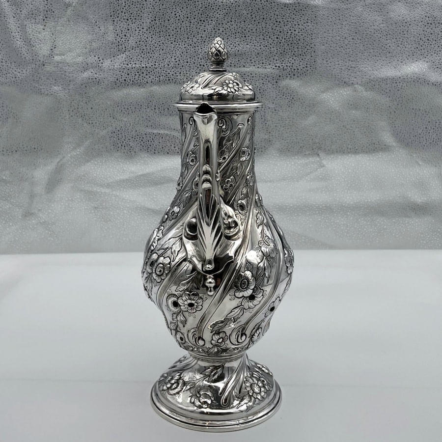18th Century Antique George III Silver Coffee Pot London 1765 Augustin Le Sage - 4