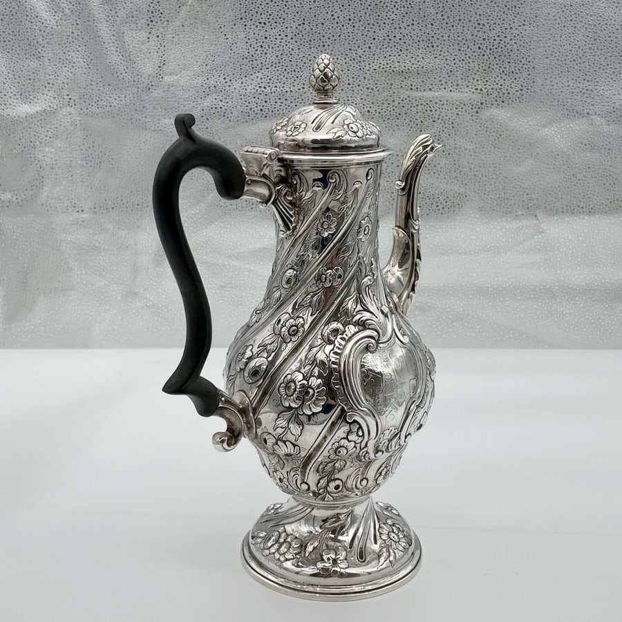 18th Century Antique George III Silver Coffee Pot London 1765 Augustin Le Sage - 6