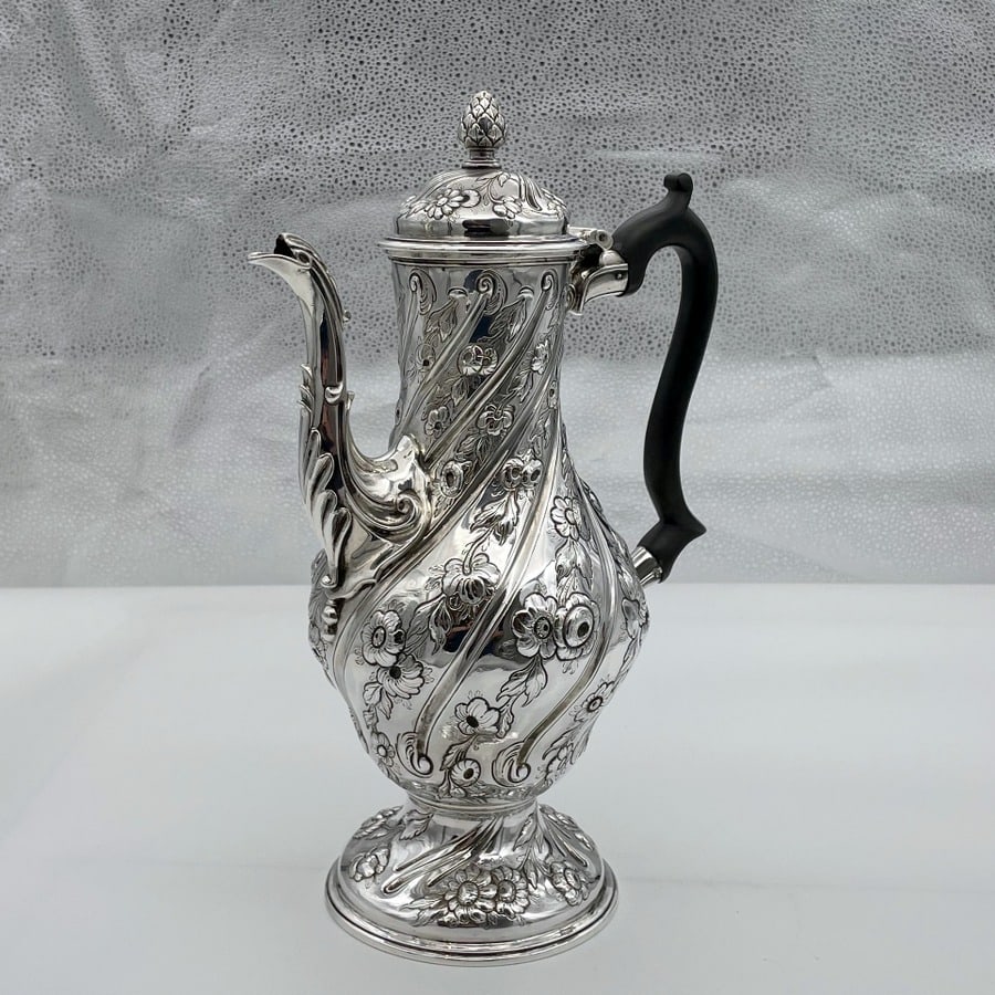 18th Century Antique George III Silver Coffee Pot London 1765 Augustin Le Sage - 7
