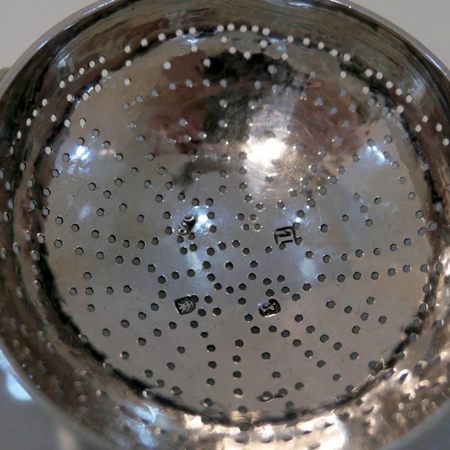 Early 18th Century Antique George I Sterling Silver Lemon Strainer London 1726 James Goodwin - 11