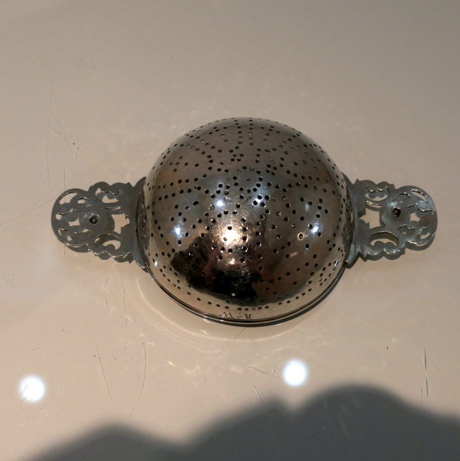 Early 18th Century Antique George I Sterling Silver Lemon Strainer London 1726 James Goodwin - 6