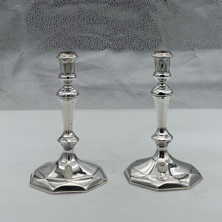 Early 18th Century Antique Queen Anne Britannia Silver Pair Octagonal Candlesticks London 1713 (1 of 13)