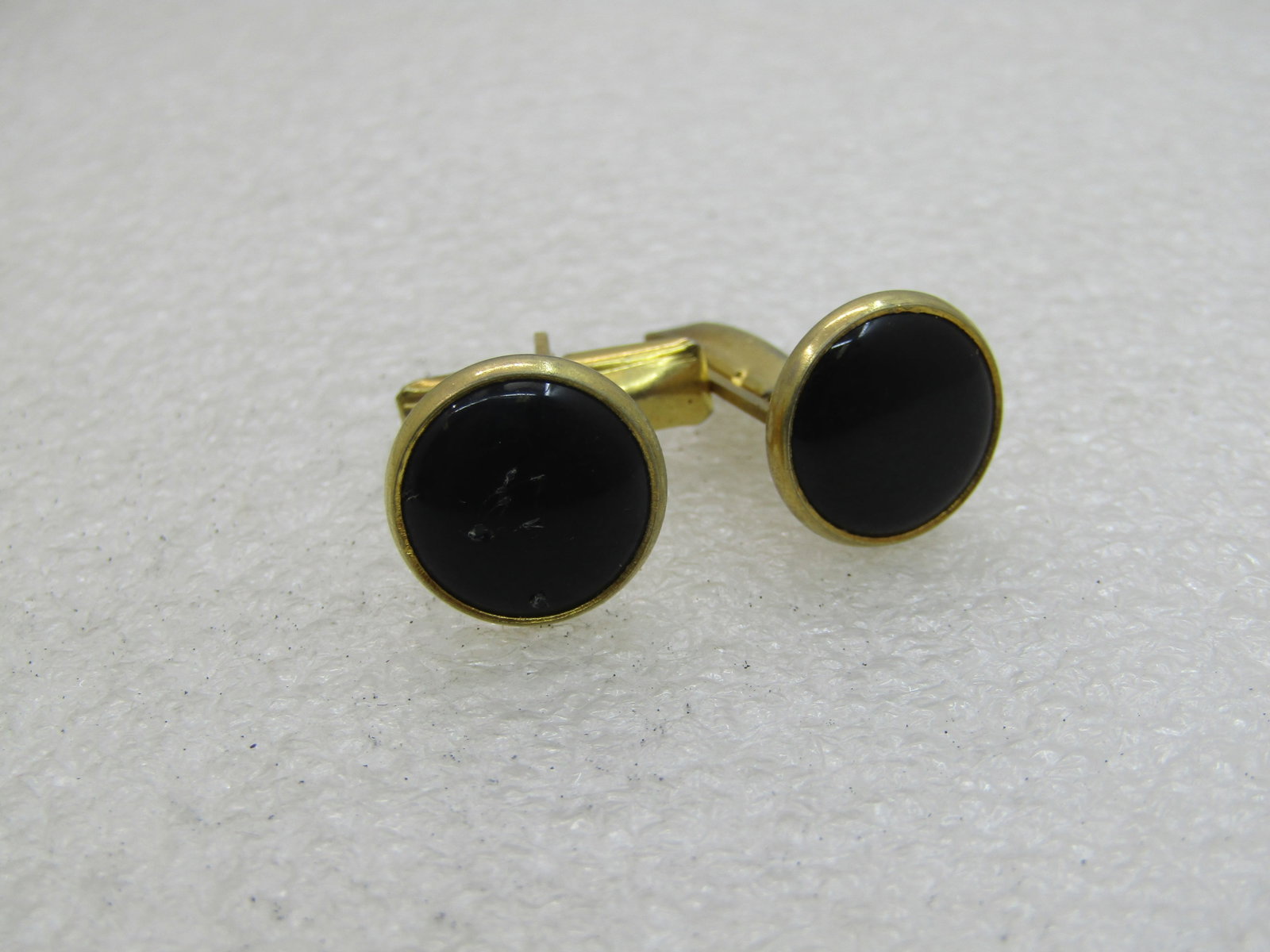 Vintage Gold Tone Black Button Cufflinks, 1/2" Round: Vintage Gold Tone Black Button Cufflnks, 1/2" Round, Mid-Century, 1950's-1960's. Not signed by the maker. They are nice but do have some typical wear and are priced to start accordingly. (INV. W. 8.11