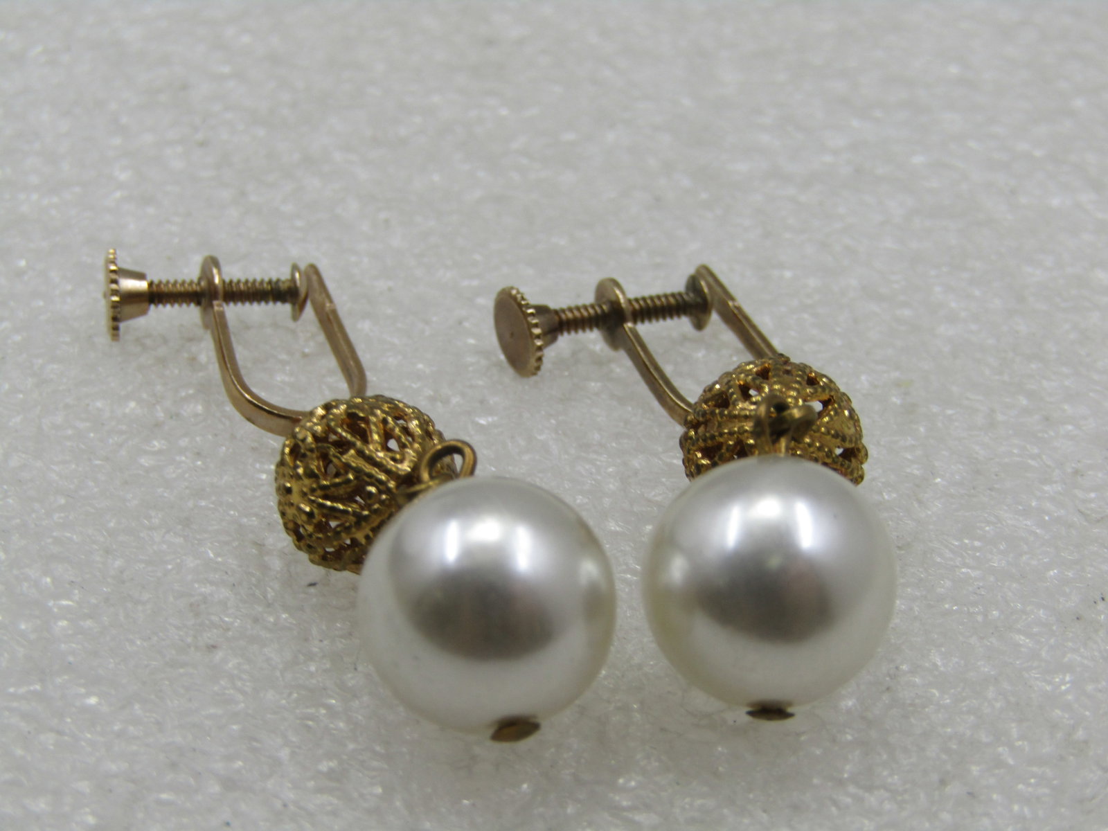 Vintage Filigree Pearl Dangle Earrings, Screwback, 1960's - 5