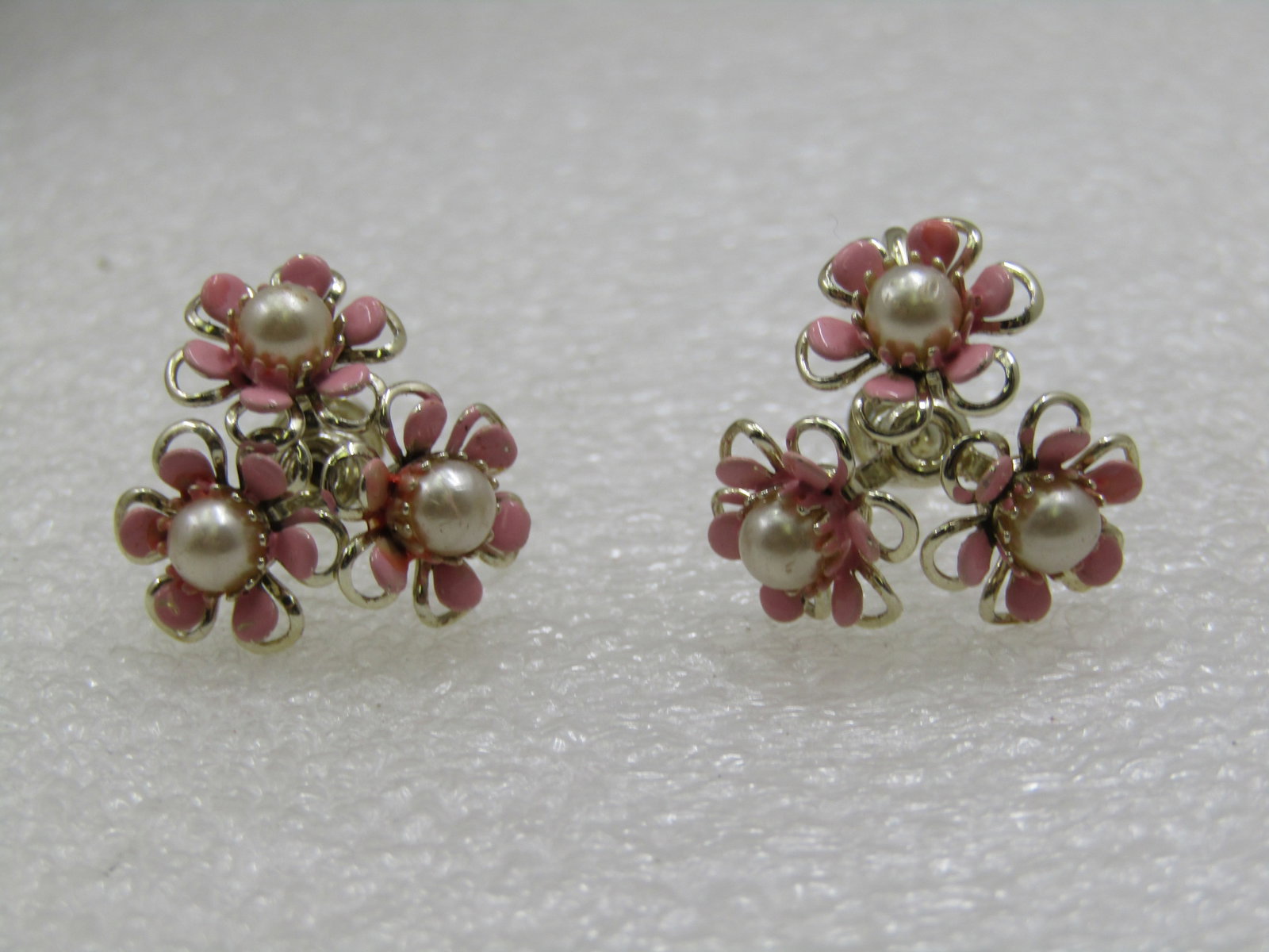Vintage Pink Floral and Faux Pearl Earrings, Screwback, 1940's-1950's - 3