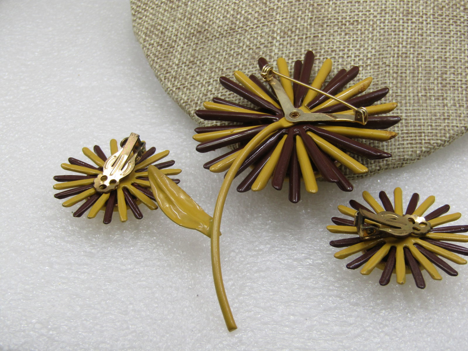 Vintage Enameled Brown and Dijon Floral Brooch Earrings Set - 4