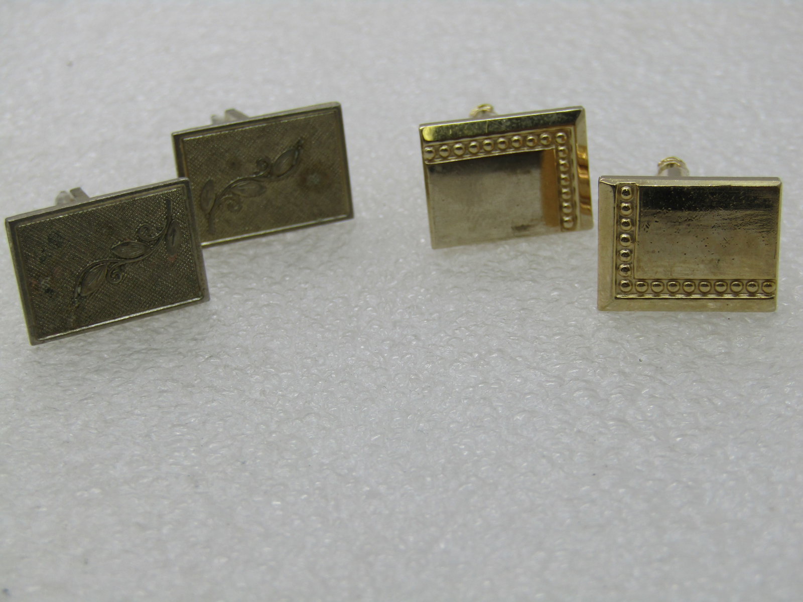 Vintage 2 Pair Cuff Links, Gold Tone, Art Deco Themed - 3