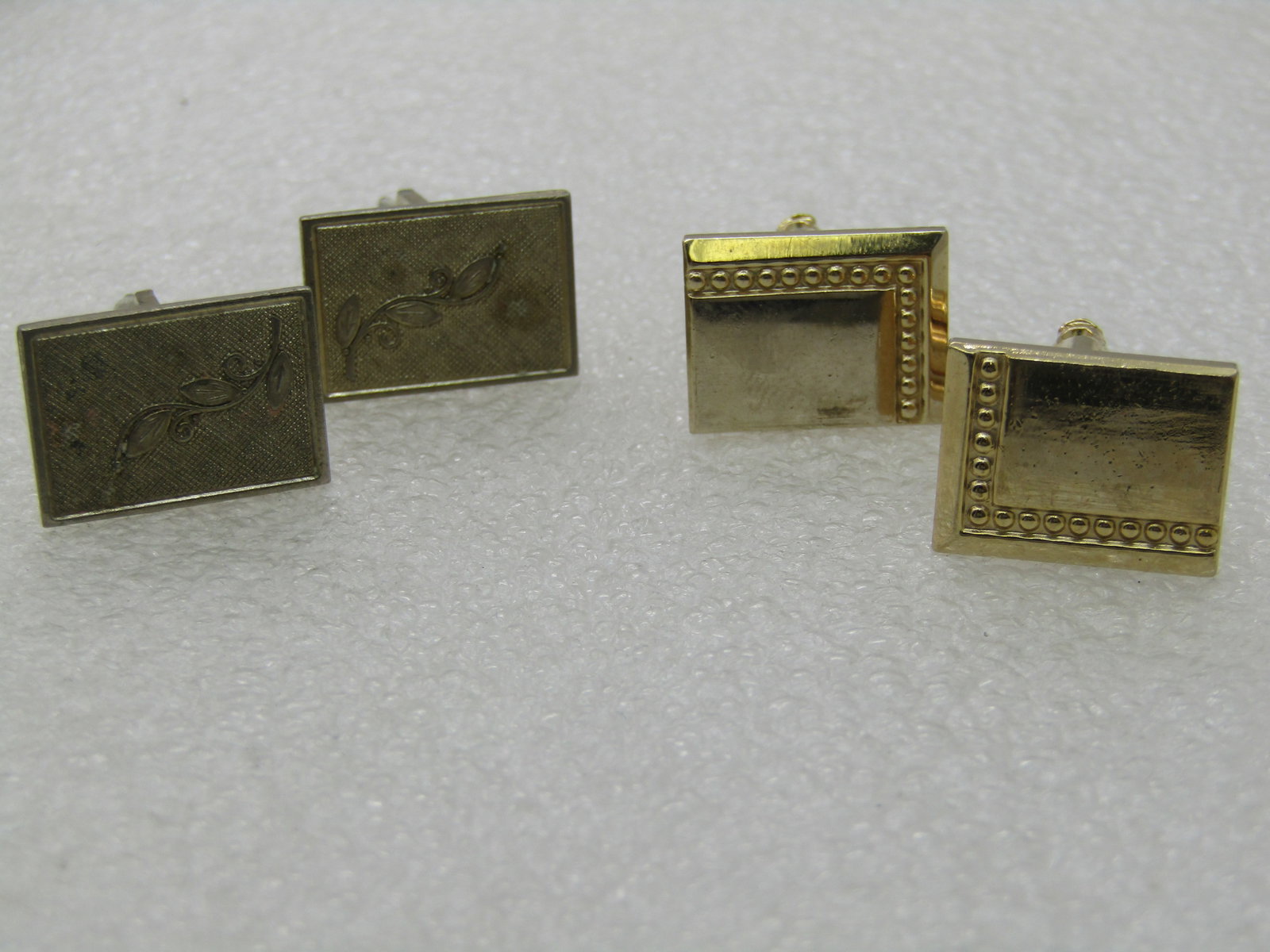 Vintage 2 Pair Cuff Links, Gold Tone, Art Deco Themed - 4