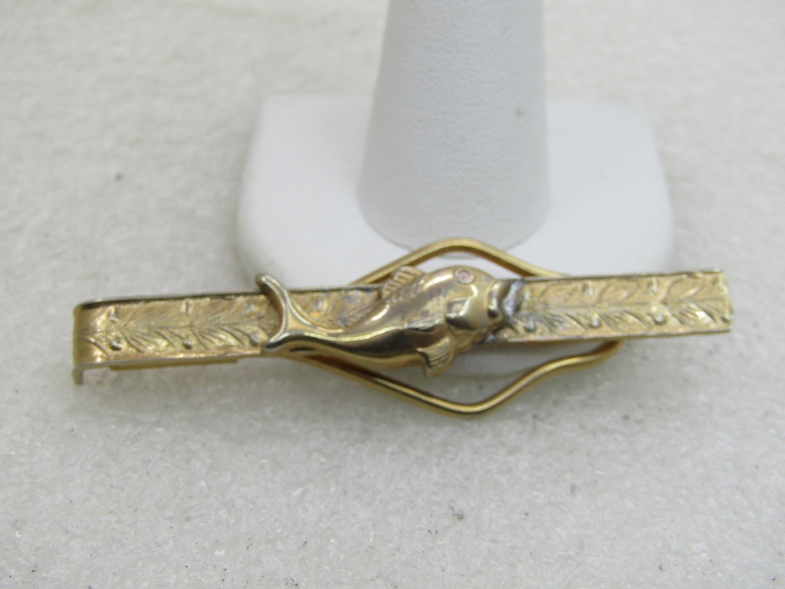 Vintage Gold Tone Fishing Tie Bar. 1940's-1950's, 2.5" - 2