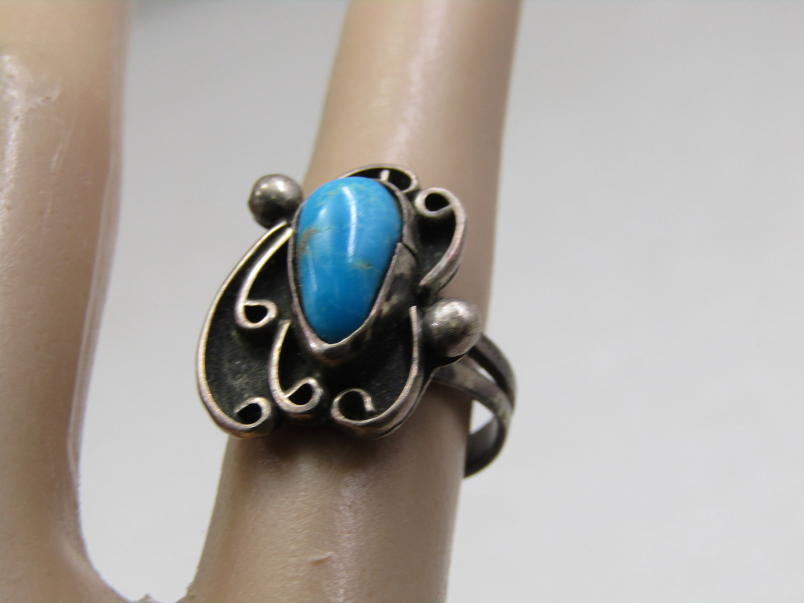 Vintage Southwestern Sterling Turquoise Ring, Sz. 3.5. Shadowbox. - 8