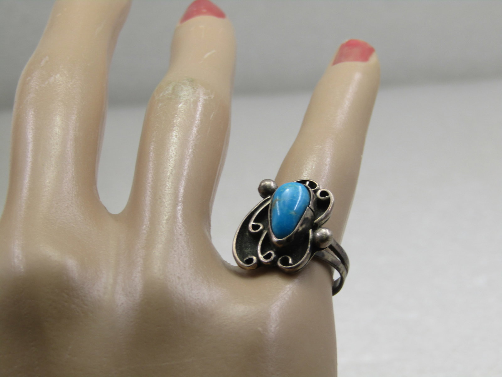 Vintage Southwestern Sterling Turquoise Ring, Sz. 3.5. Shadowbox. - 9