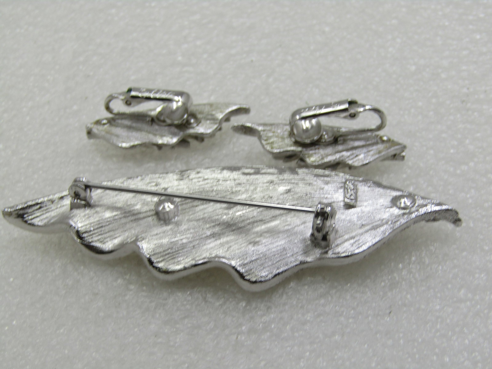 Vintage Coro Leaf Brooch and Clip Earrings Set, Tiered, 1960's - 5