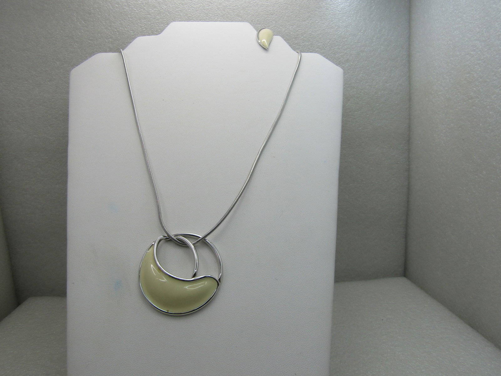 Vintage Tan Enameled Monet Neckace Earrings Set, 1960's Modern, 28" Snake Chain - 2