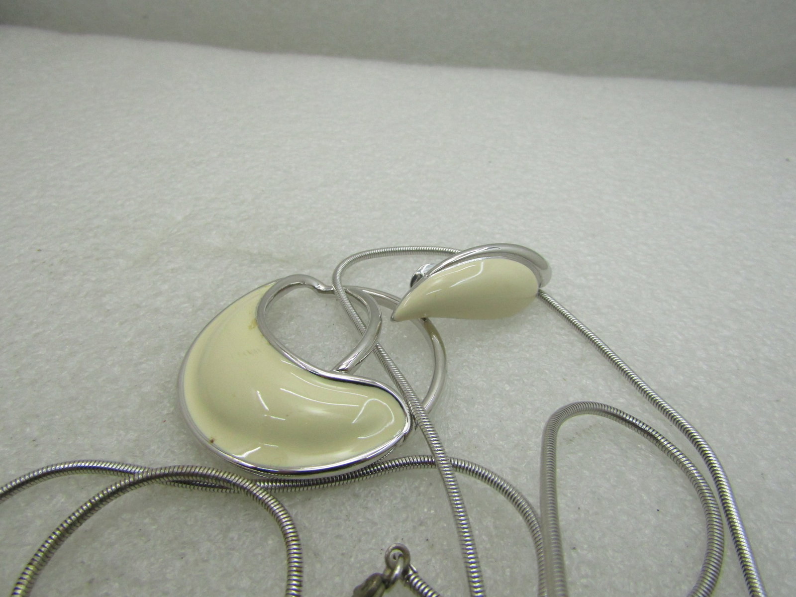 Vintage Tan Enameled Monet Neckace Earrings Set, 1960's Modern, 28" Snake Chain - 7