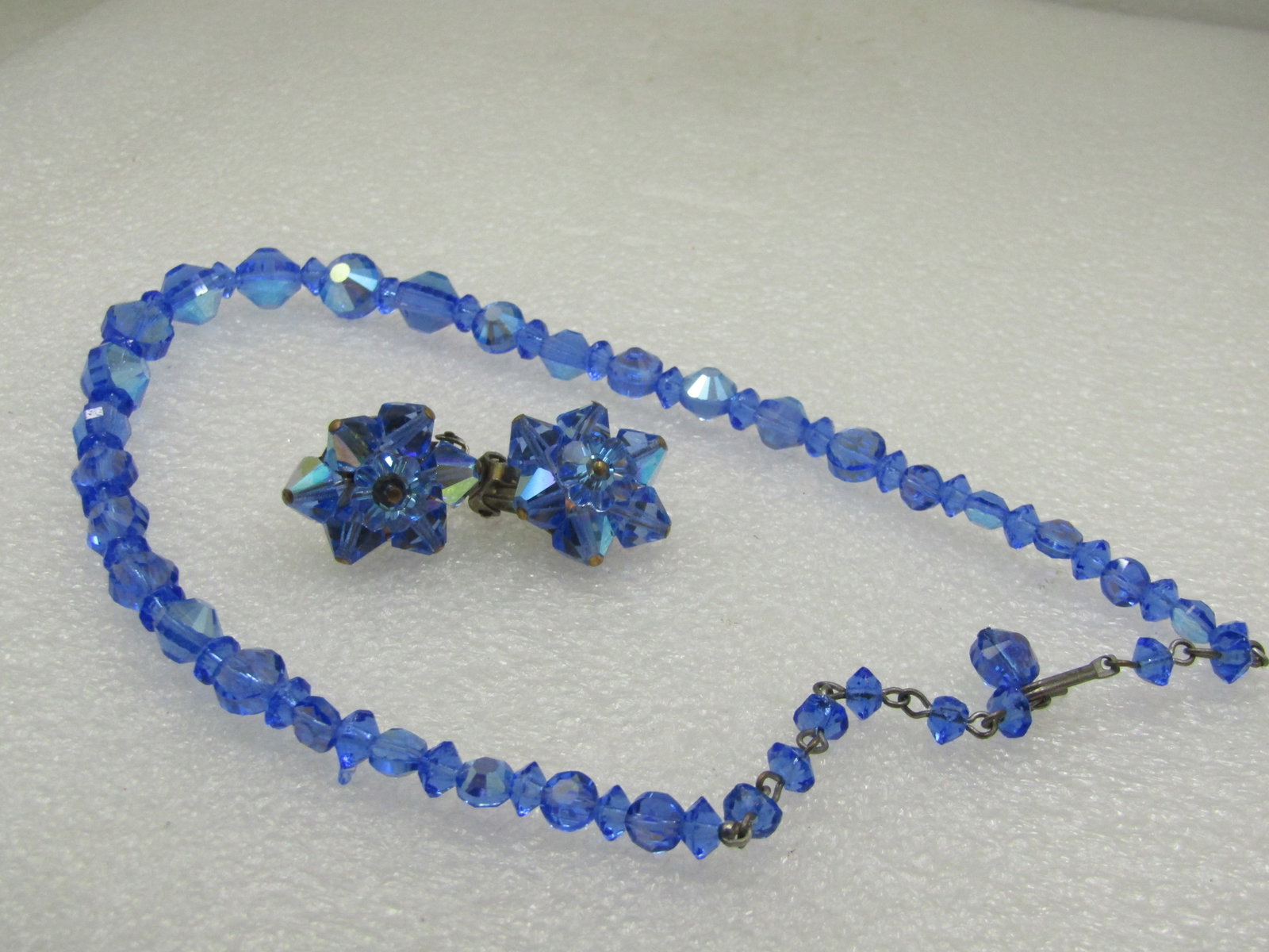 Vintage Blue Aurora Borealis Rhinestone Necklace and Clip Earrings - 4
