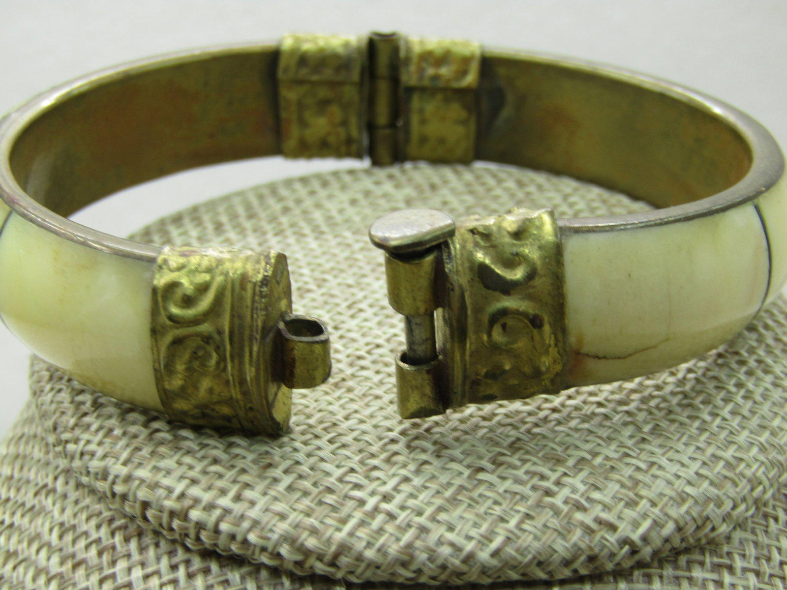 Vintage Brass and Shell Tribal Clamper Bracelet, Pin Clasp, 7.75", 1/2" wide - 2