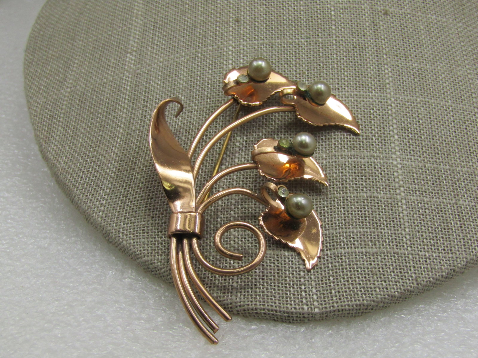 Vintage 1940's Rose Tone Floral Brooch, Pearl and Rhinestone Accents, 3" (1 of 5)