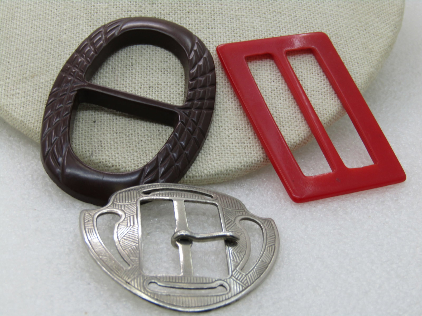 Vintage Buckle Lot, 2 Bakelite, 1 Metal, 1940's-Mid-Century - 3