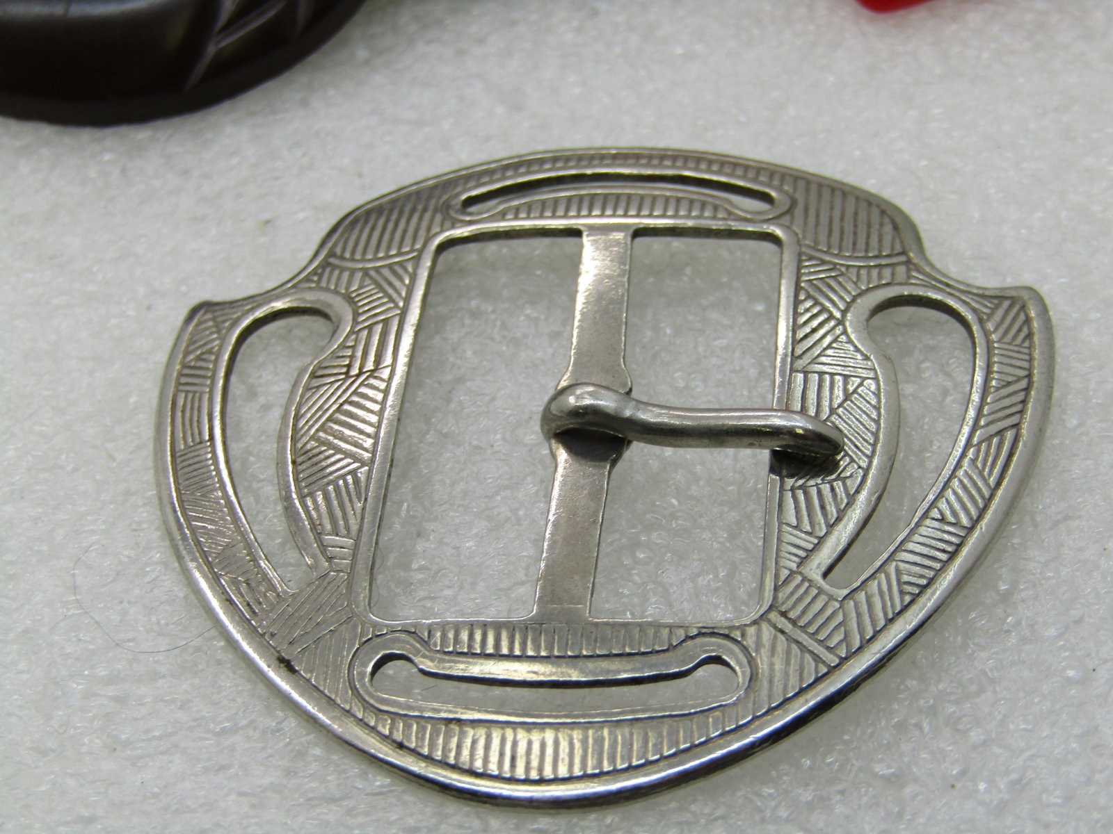 Vintage Buckle Lot, 2 Bakelite, 1 Metal, 1940's-Mid-Century - 4