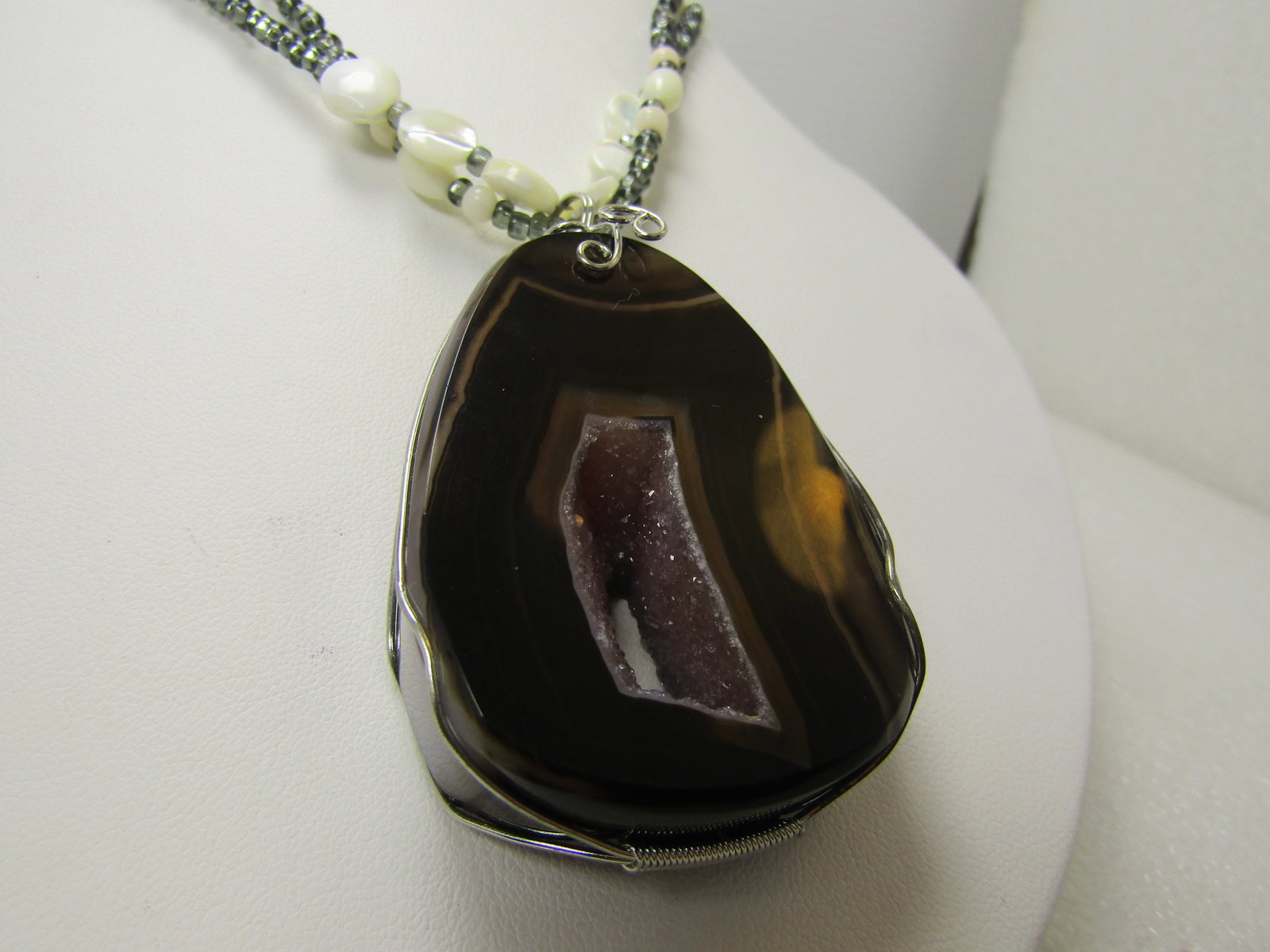 Brown Agate and Druzy Quartz MOP Necklace, Multi-Strand 28". 1980's-1990's - 4