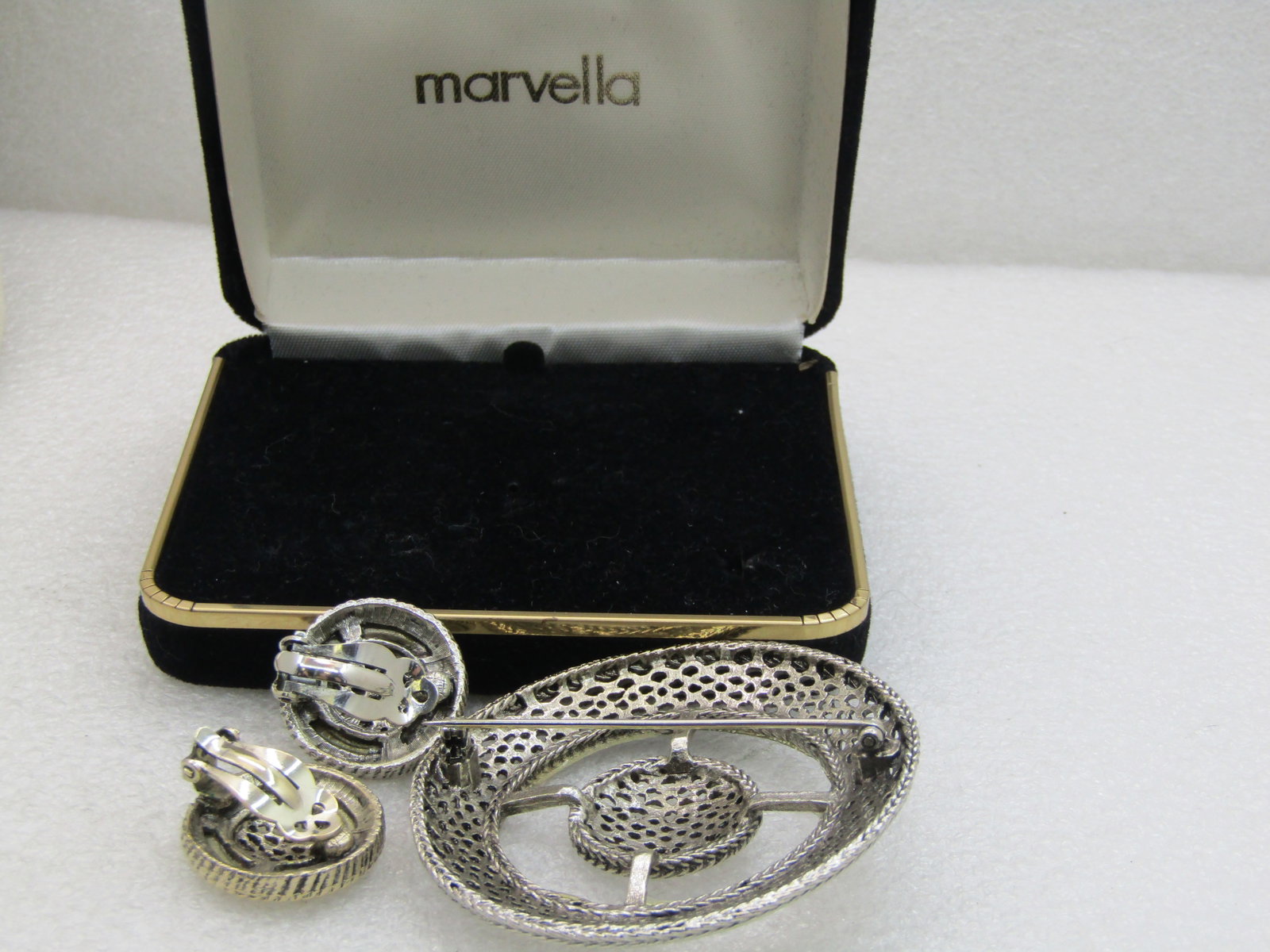 Vintage Marvella Brooch and Clip Earrings Set, in original box - 4