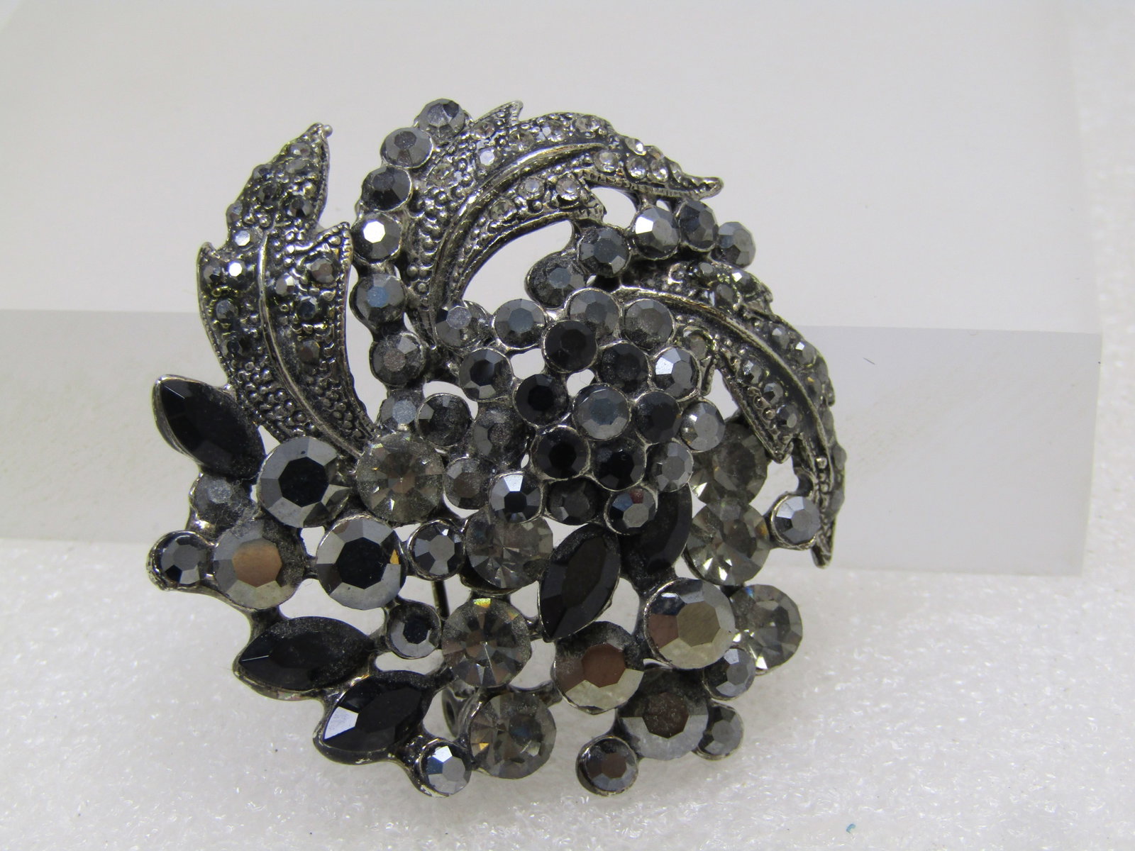 Black and Gray Rhinestone Floral Brooch, Silver and Black Tone Metal, 1980's-1990's - 4