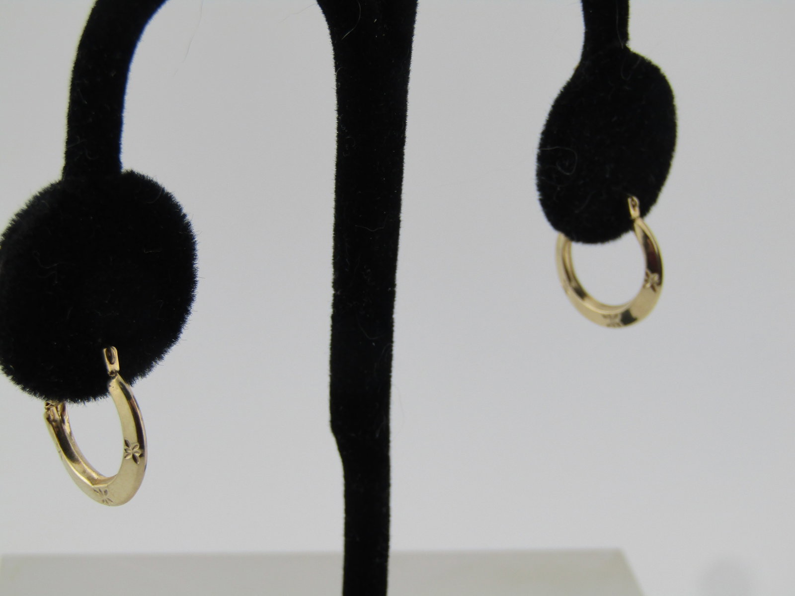 Vintage 10kt Stamped Hoop Earrings, Pierced, 3/4", 1980's-1990's (1 of 6)