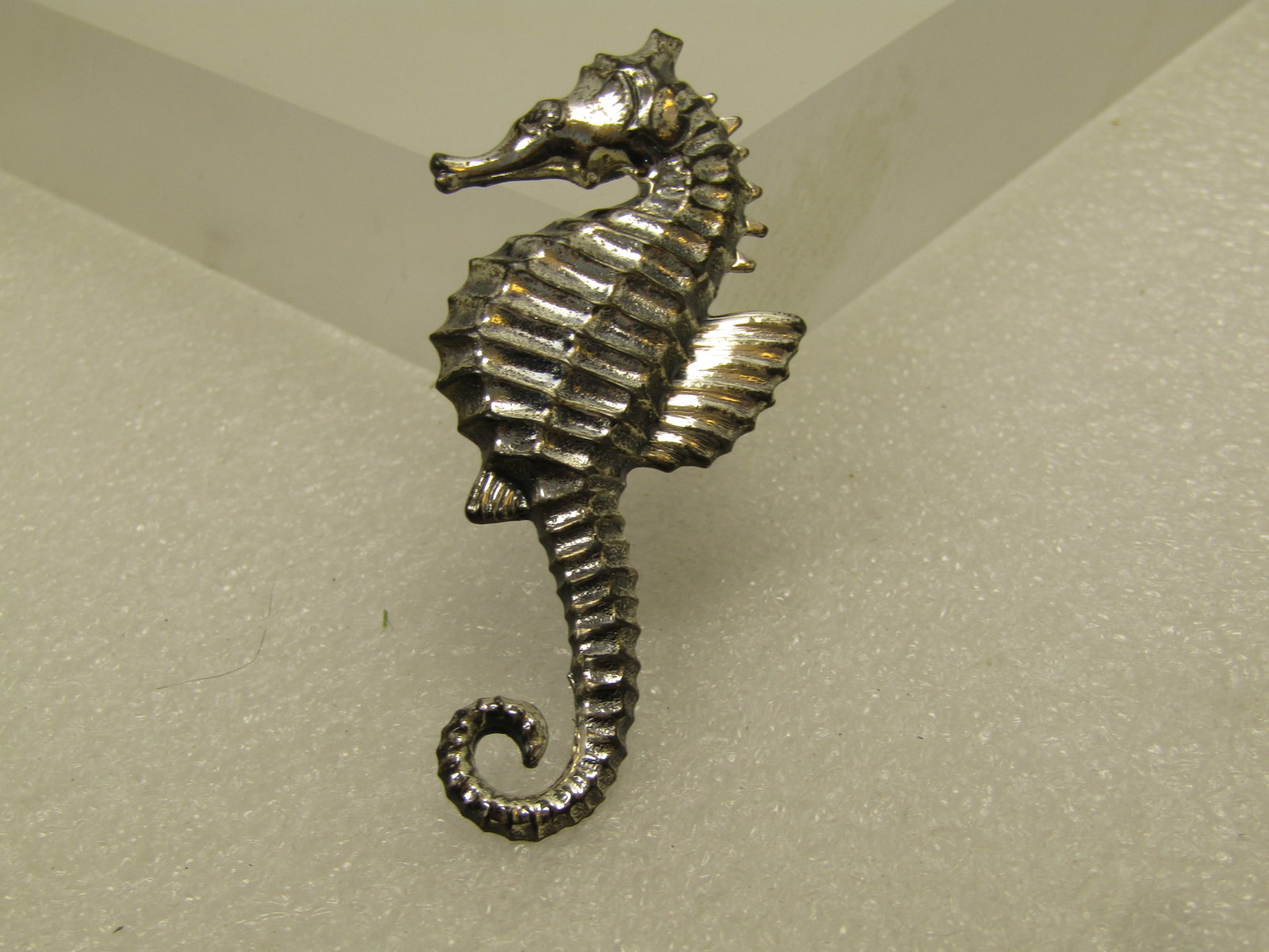 Vintage Sterling Seahorse Brooch Signed Lang, Mid-Century: Vintage Sterling Seahorse Brooch Signed Lang, Mid-Century. It is appx. 2.5" tall and 1.25" wide. It is marked sterling and has a weight of appx. 5.15 grams. It tests as sterling. Age is appx.