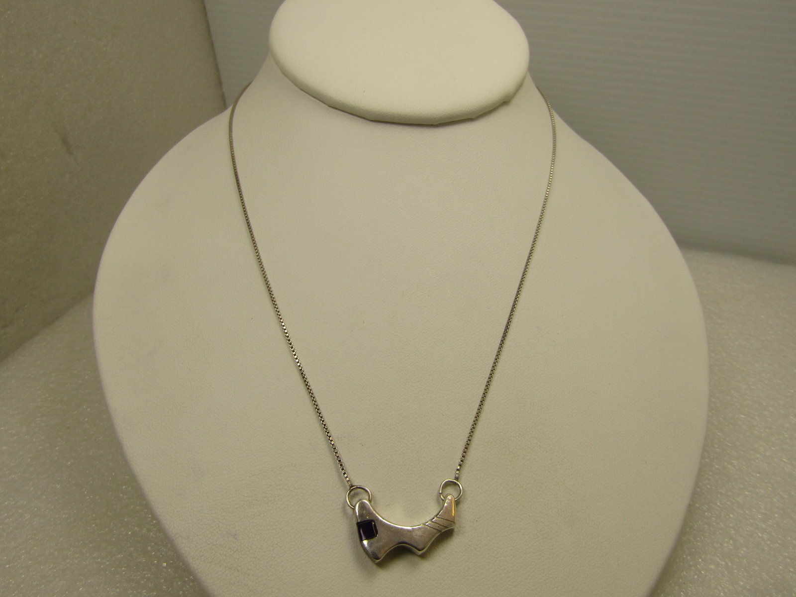 Vintage Sterling Mod Southwestern Necklace, Purple Stone, 16", 1990's: Vintage Sterling Mod Southwestern Necklace, Purple Stone, 16". 1990's. This came with estate pieces of a collector of Native American and Southwestern pieces. In some way it looks mod and others