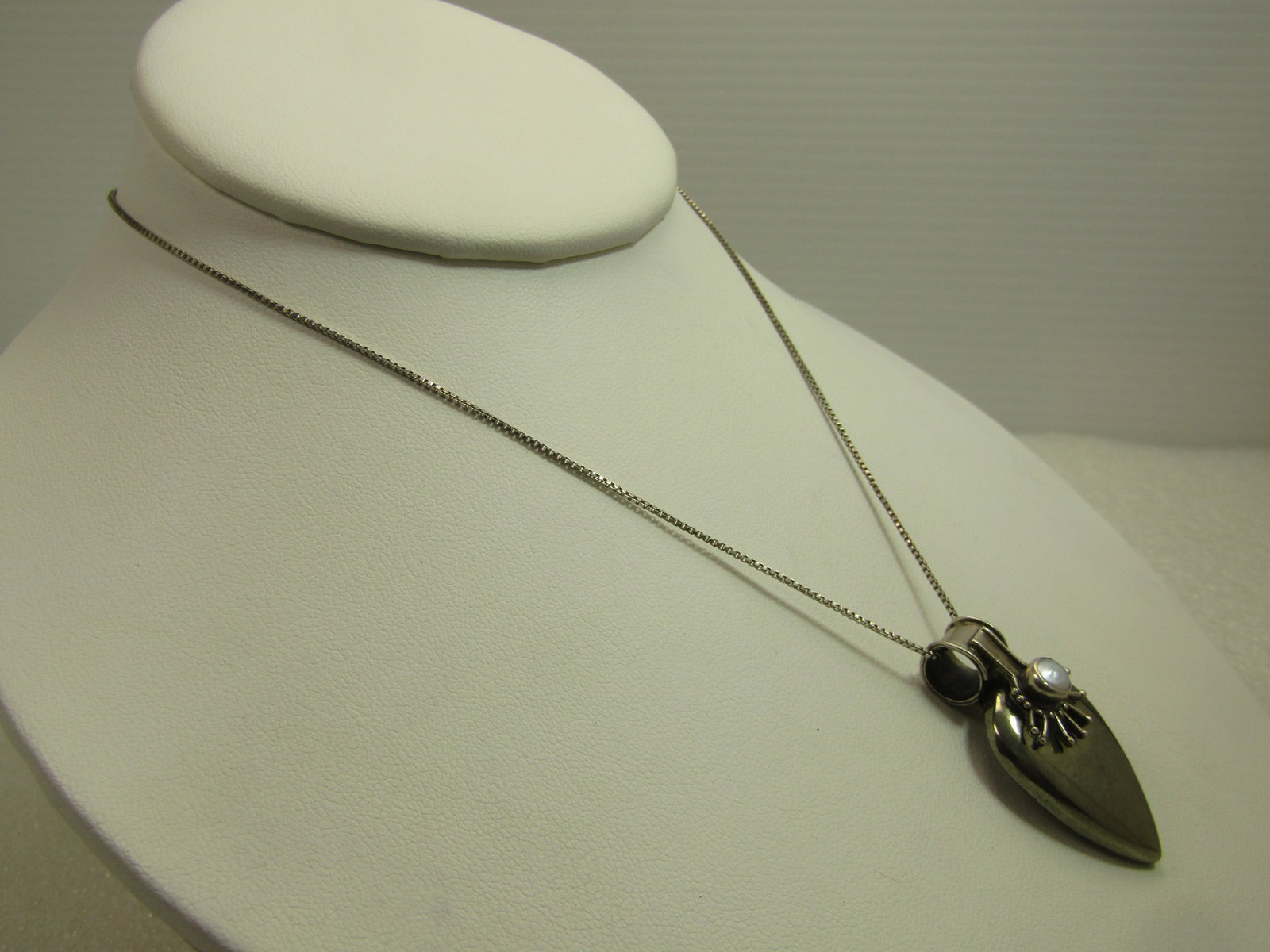 Vintage Sterling, Pearl Necklace, 24", Boho/Artsy, 1980's-1990's - 3