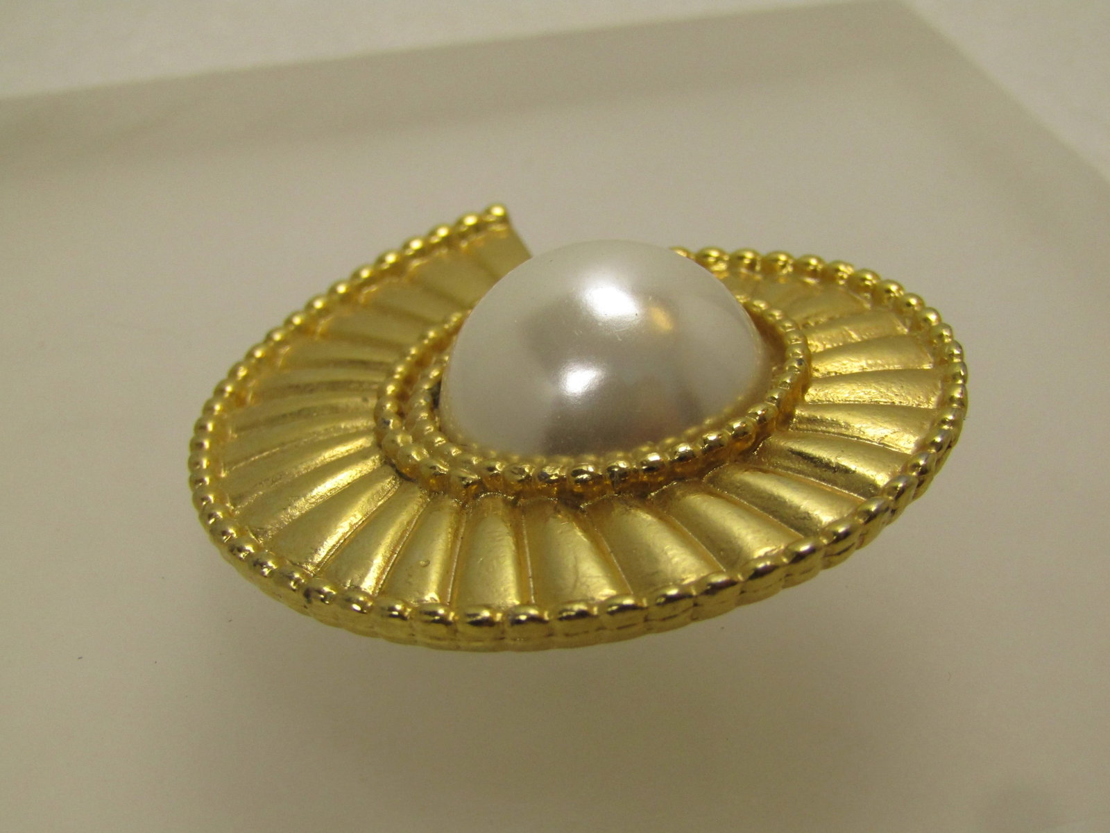 Vintage Faux Pearl Nautilus Brooch, 1980's - 6