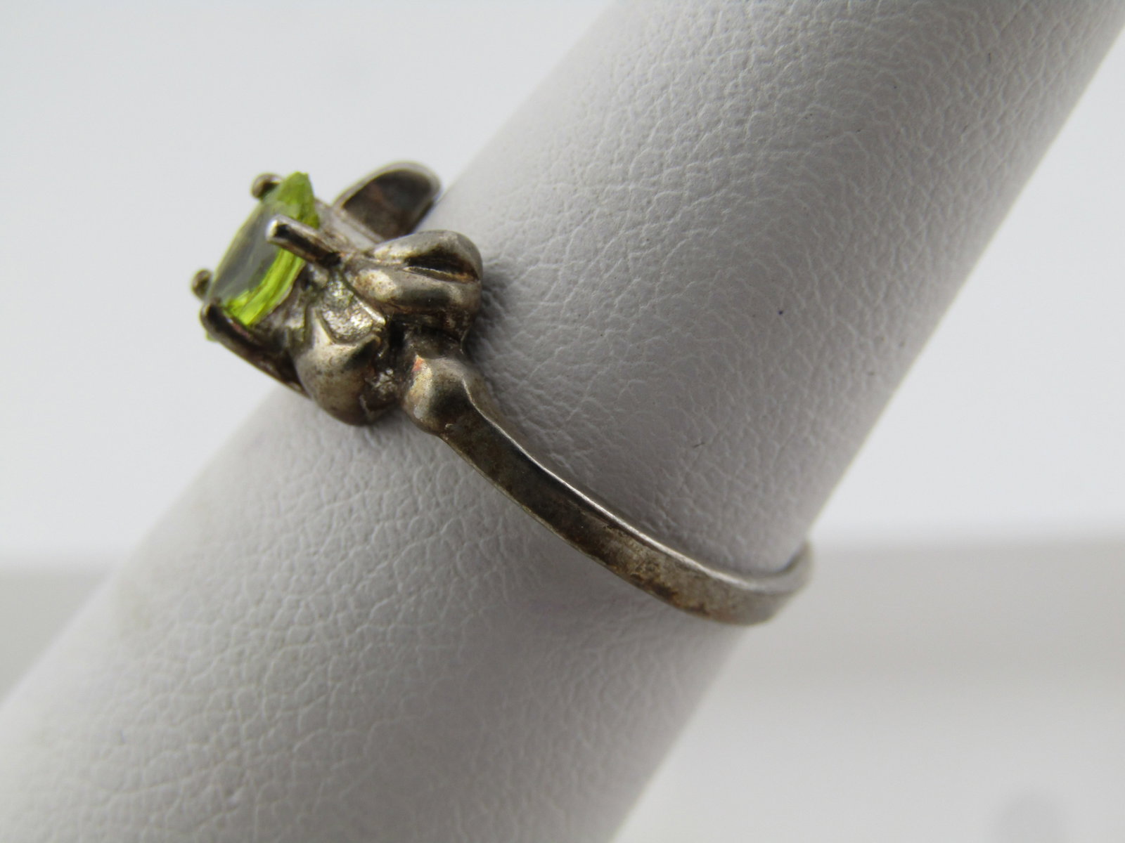 Silver Plated Green Stone Bow Ring, Sz. 6, 1980's - 2