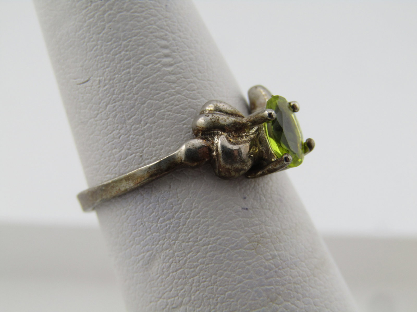 Silver Plated Green Stone Bow Ring, Sz. 6, 1980's - 3