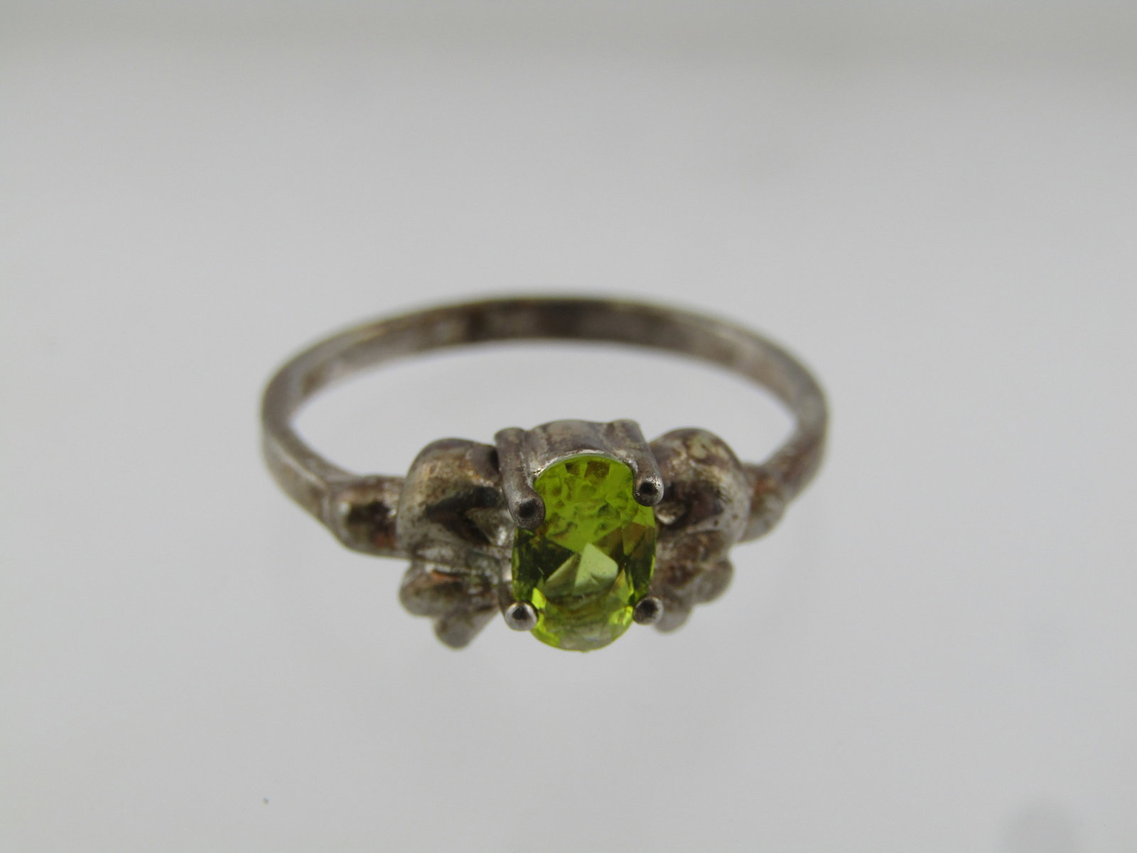 Silver Plated Green Stone Bow Ring, Sz. 6, 1980's - 5