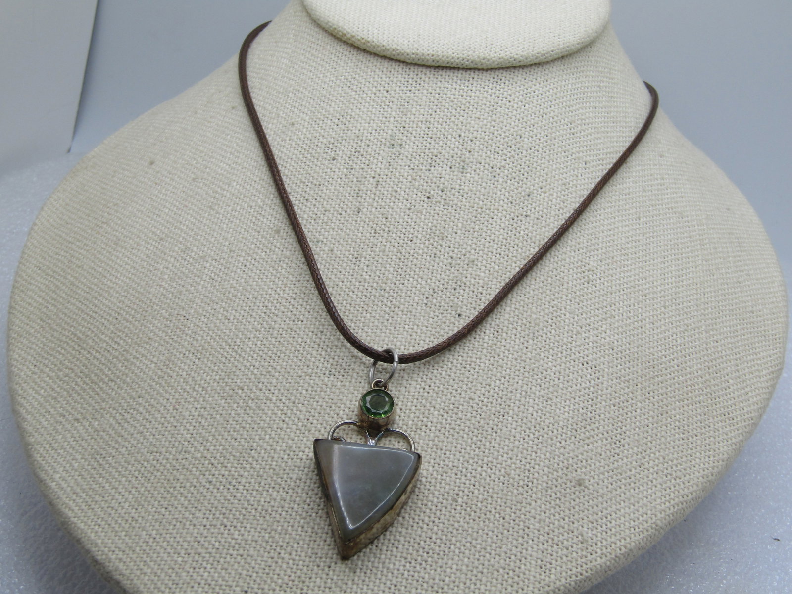 Triangular Agate and Rhinestone Necklace, 17"-19", 1990's - 3