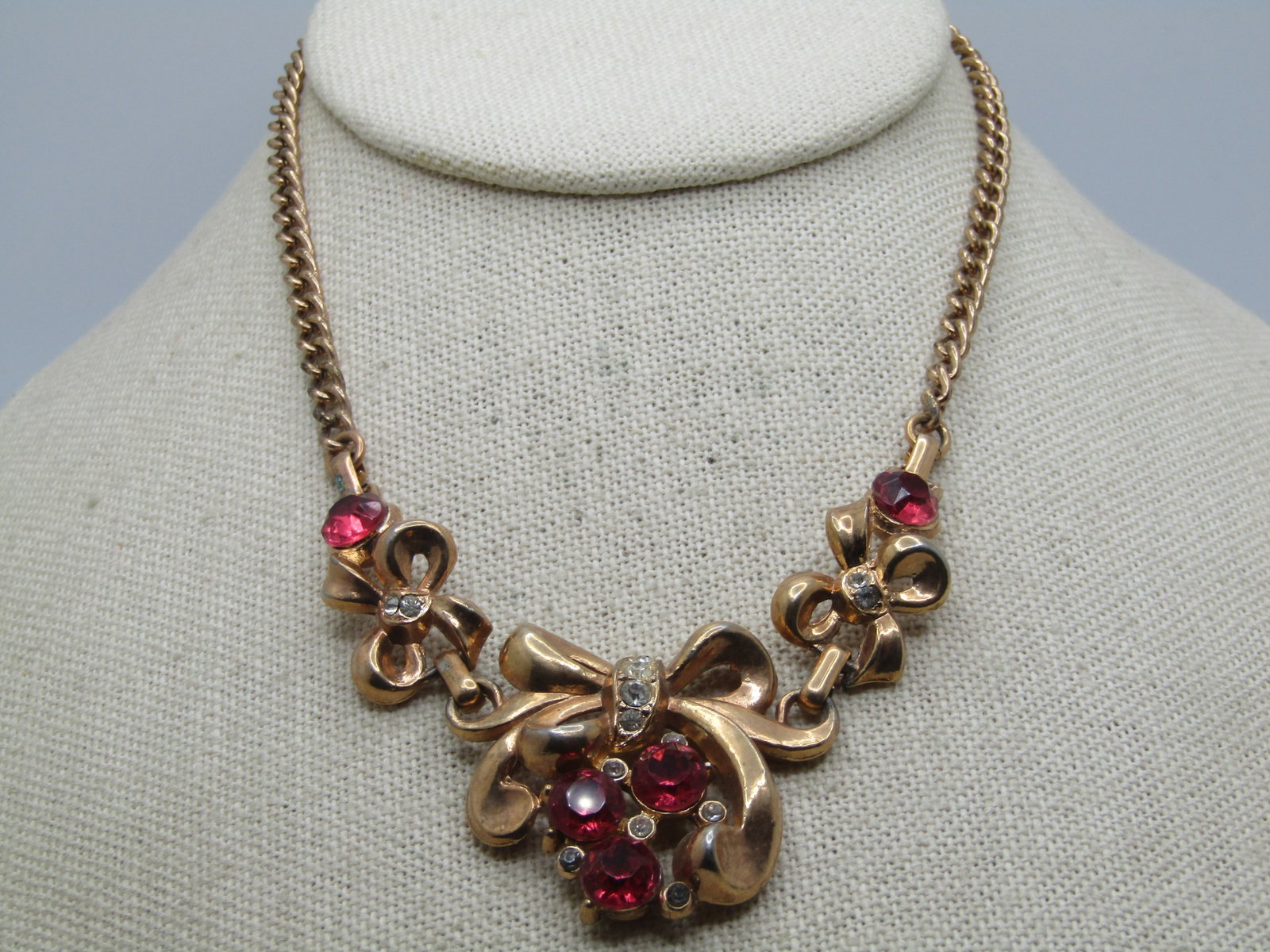Vintage Lisner Pink and Clear Rhinestone Bow Necklace, 14.5", 1940's-1950's - 4