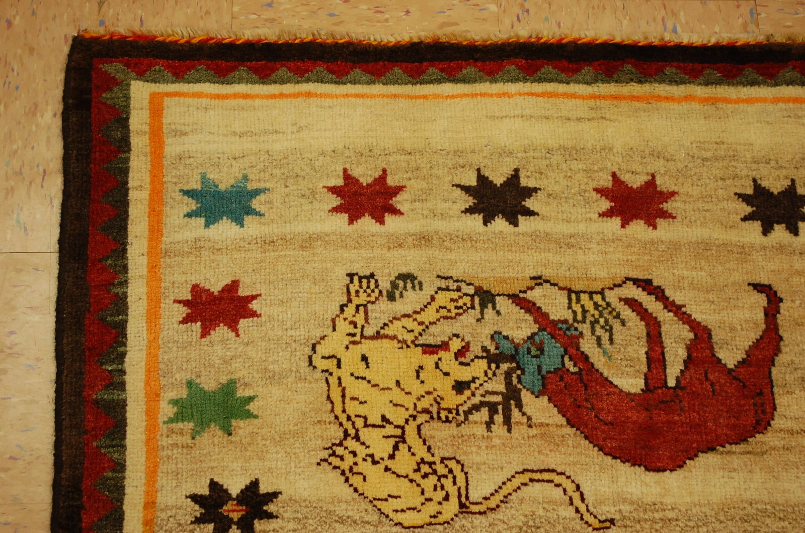 PERSIAN SHIRAZ RUG 3.9x5 - 4