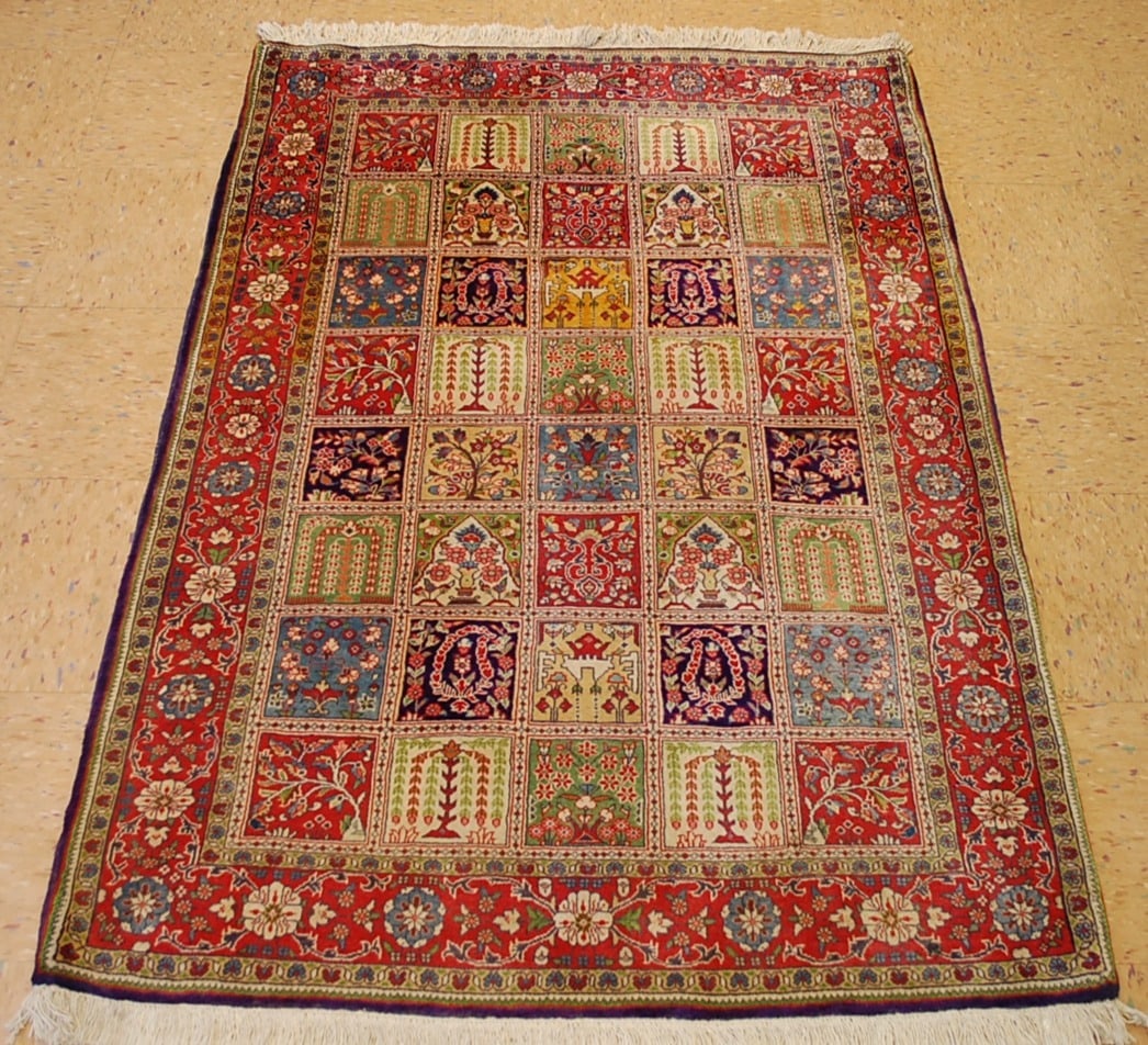 Persian SARUK RUG 3'6' x 5'.3": Title:Persian SARUK RUG 3'6' x 5'.3" Descritpion:OLD, ANTIQUE DETAILED FINE AUTHENTIC HAND KNOTTED PERSIAN SARUK RUG.....HIGH KPSI....GARDEN DESIGN .... size is 3'6' x 5'3" .......colors including Blu