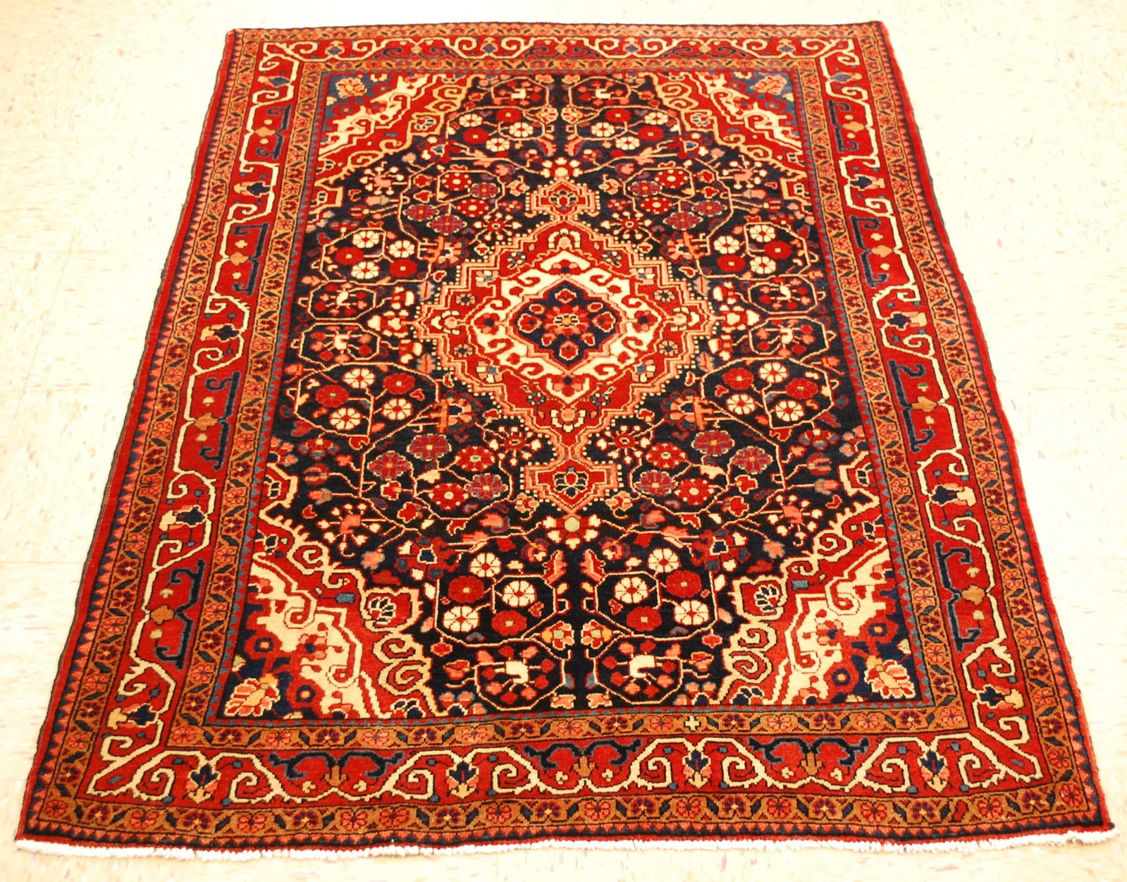 PERSIAN SARUK RUG 3.8x5.6: Title: PERSIAN SARUK RUG 3.8x5.6 Descritpion:OLD,ANTIQUE HIGHLY DETAILED DESIGN AUTHENTIC HANDKNOTTED PERSIAN TABRIZ TABATABAI SARUK FARAHAN RUG ...HIGH KPSI...KORK WOOL..size is a unique 3' 8" x 5' 6