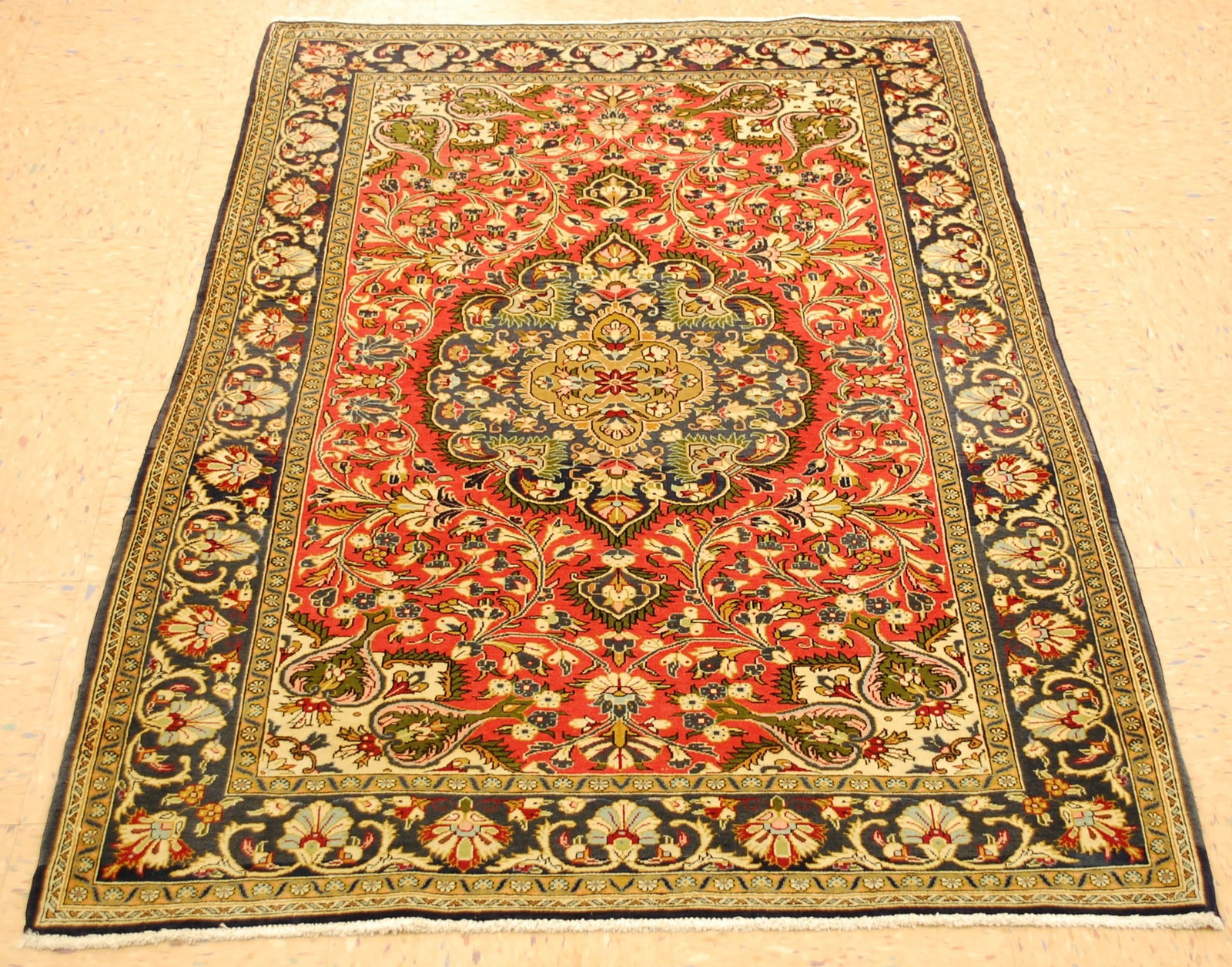 PERSIAN BIJAR RUG 3'5" x 5'2": Title: PERSIAN BIJAR RUG 3'5" x 5'2" Descritpion: OLD,ANTIQUE HIGHLY DETAILED HIGH KPSI_KORK WOOL AUTHENTIC HANDKNOTTED PERSIAN BEJAR RUG CLASSIC VILLAGE WOVEN......... Red field with Ivory border....