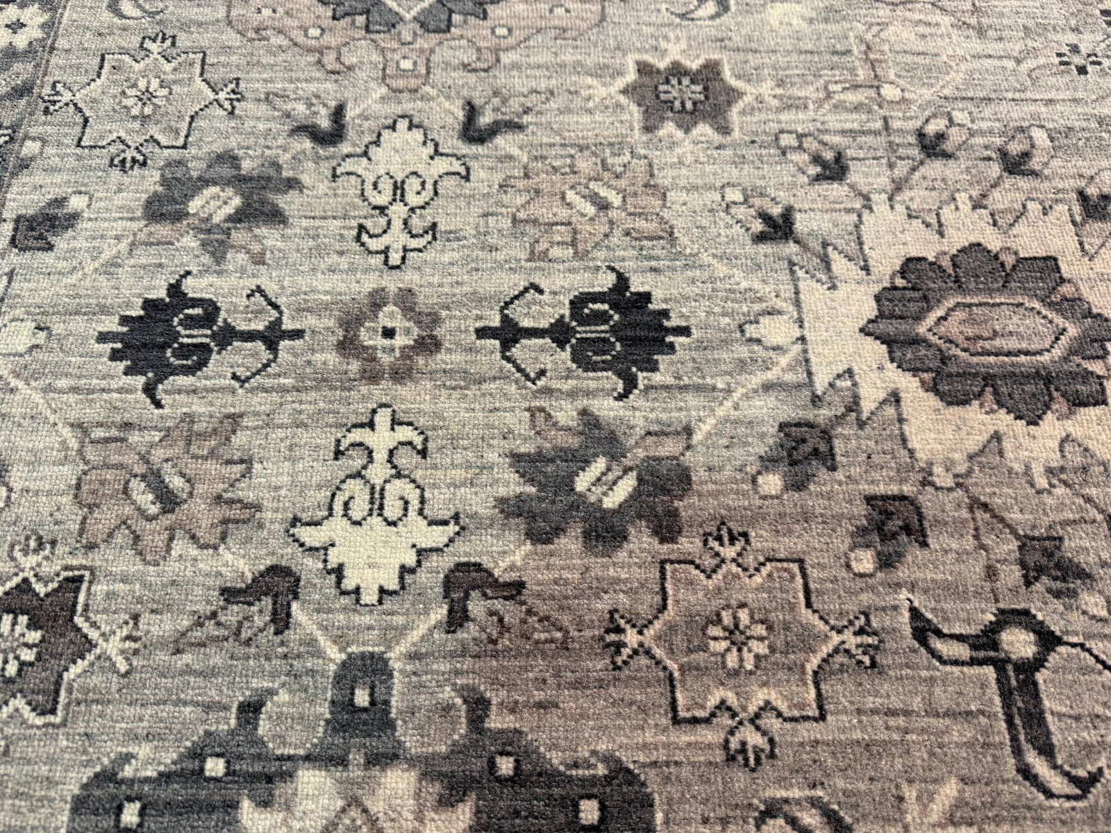 Magnificent Mahal Rug 9.1x12' - 6