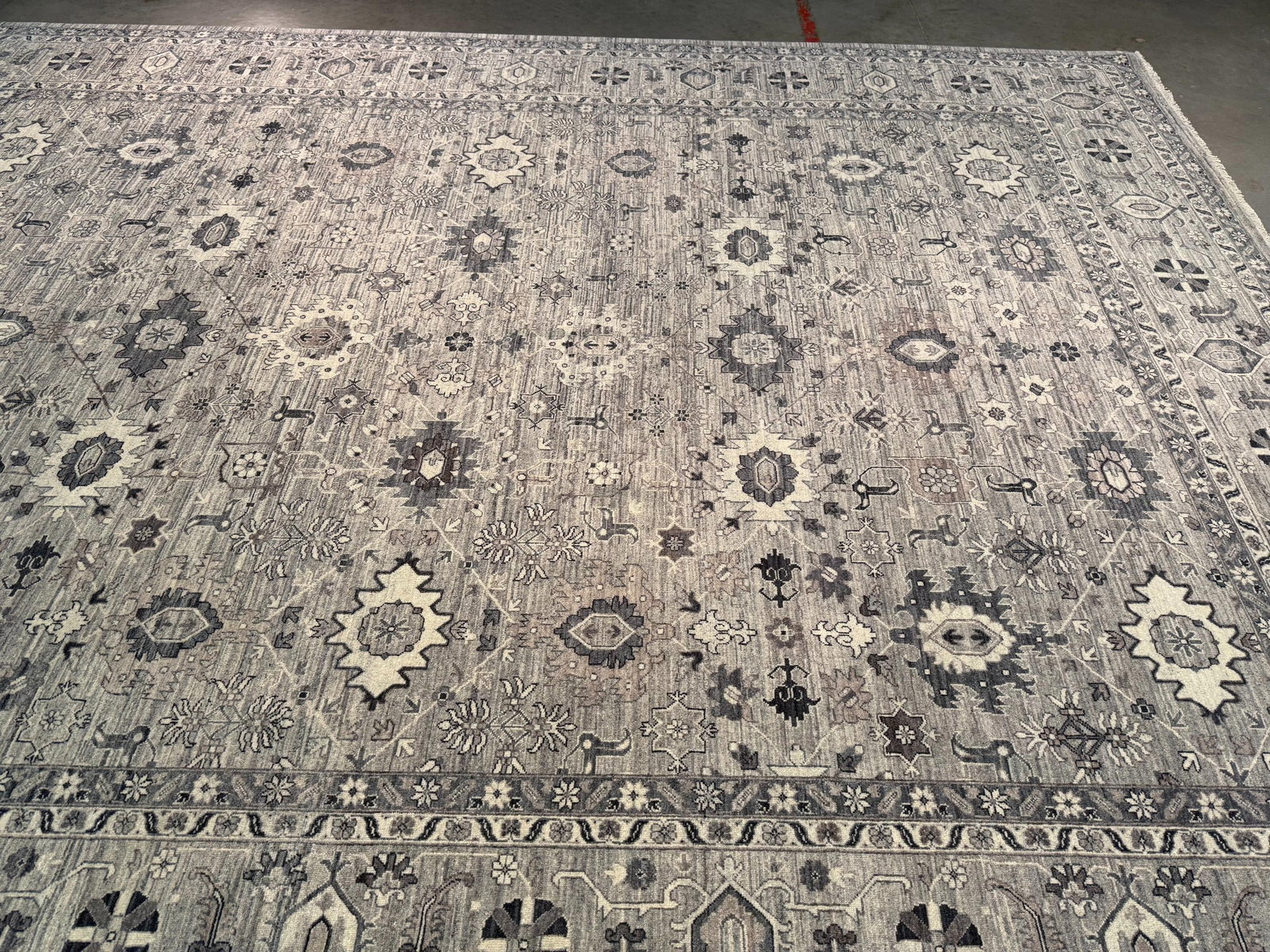 Magnificent Mahal Rug 9.1x12' - 8