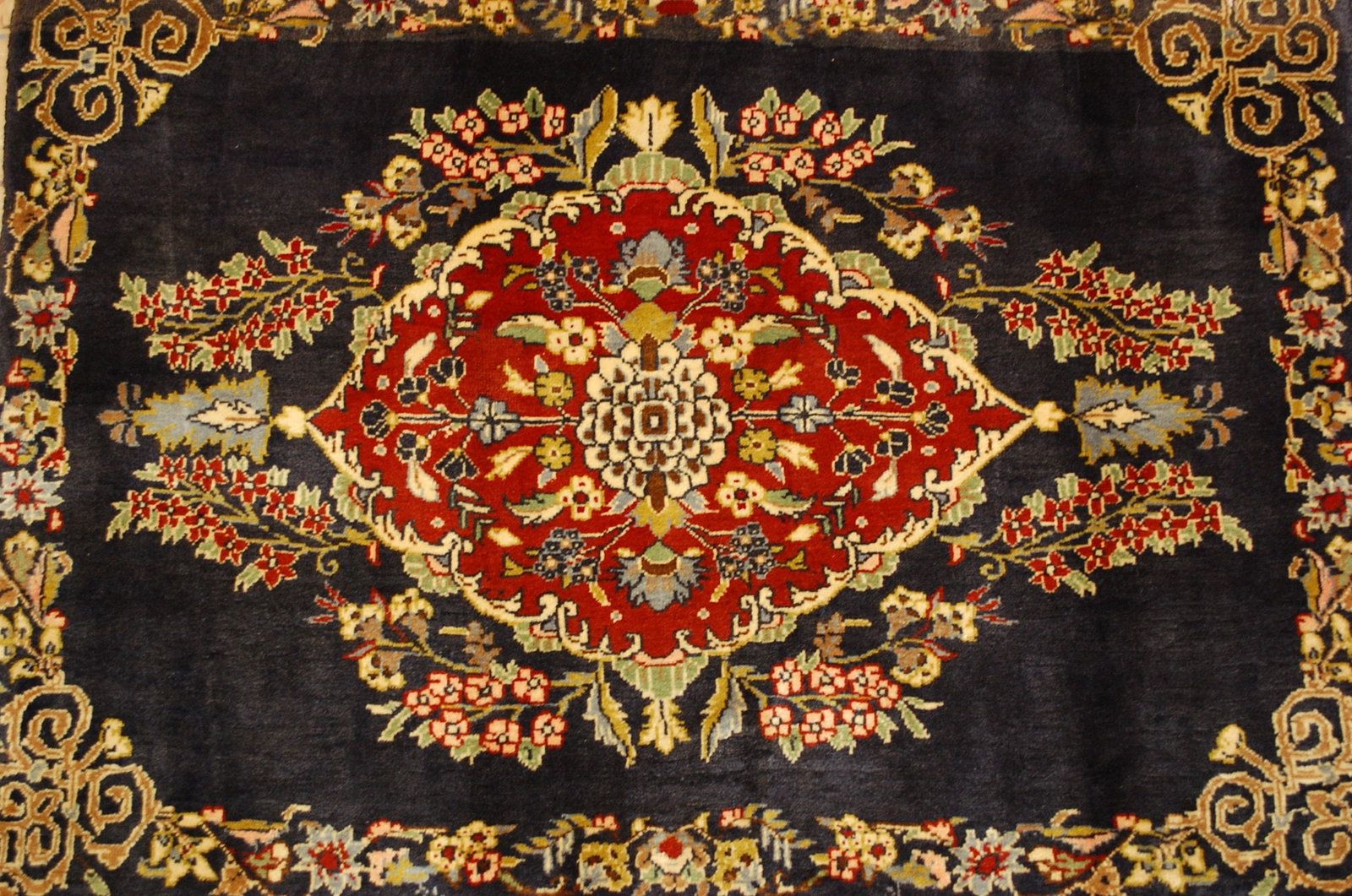 PRSIAN KESHAN RUG 2'4"x3'3" - 9