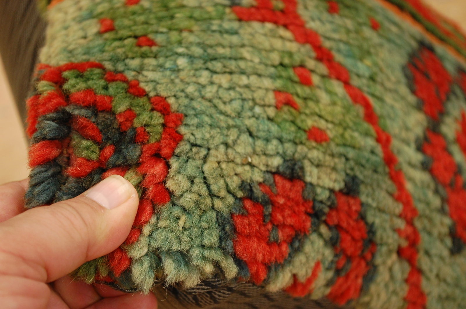 Hand-Made Pillow Cushion Rug 1'6" x 1' 8" - 3