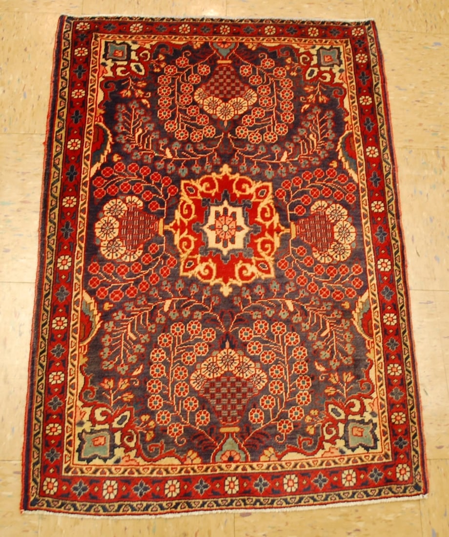 PRSIAN SARUK RUG 2'1"x2'10": Title:PRSIAN SARUK RUG 2'1"x2'10" Descritpion:OLD,ANTIQUE TRUE BEAUTY_SUPER DETAILED NATURAL DYE COLOR COMBINATION_HIGH KPSI WITH FINE KORK WOOL AUTHENTIC HAND KNOTTED PERSIAN SARUK RUG......size is