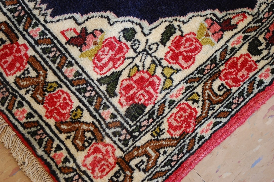 Persian Bijar Rug 2'5"x2' - 4