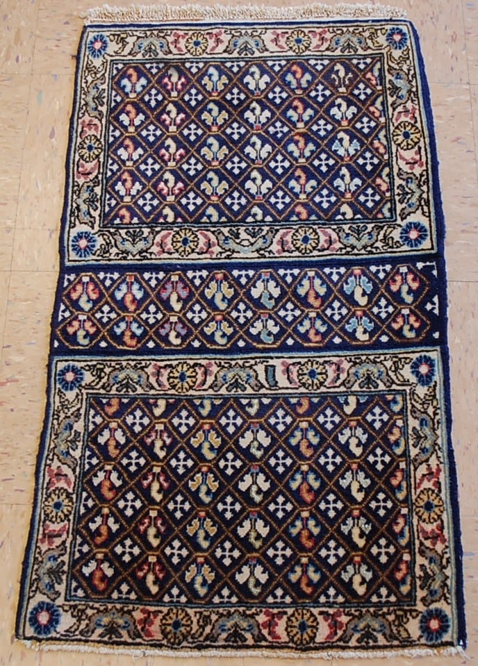 Persian SARUK RUG 1' 7" x 2' 8": Title:Persian SARUK RUG 1' 7" x 2' 8" Descritpion:OLD, ANTIQUE HIGHLY DETAILED VERY FINE HIGH KPSI and RARE AUTHENTIC HAND KNOTTED Persian SARUK COUCH_CHAIR-SEAT_SOFA_HANDLE ARM REST COVER RUG ....I H