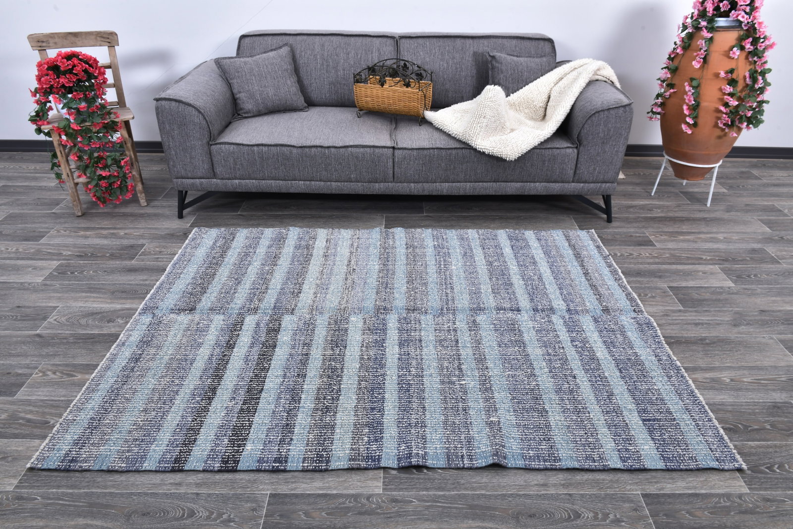 4'7'' x 6'7'' Turkish Handmade Kilim Rug - 242455 (1 of 14)