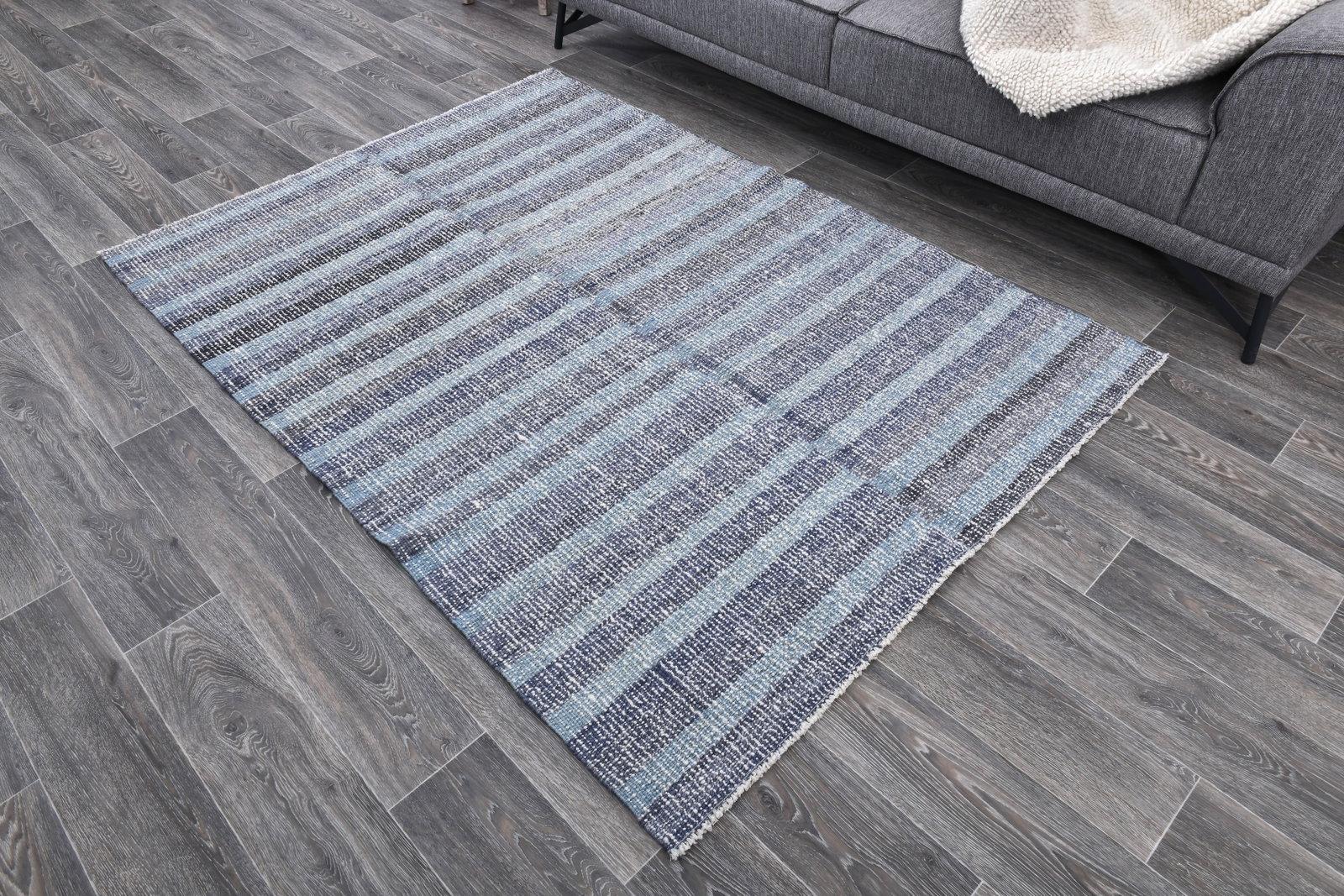 4'7'' x 6'7'' Turkish Handmade Kilim Rug - 242455 - 2