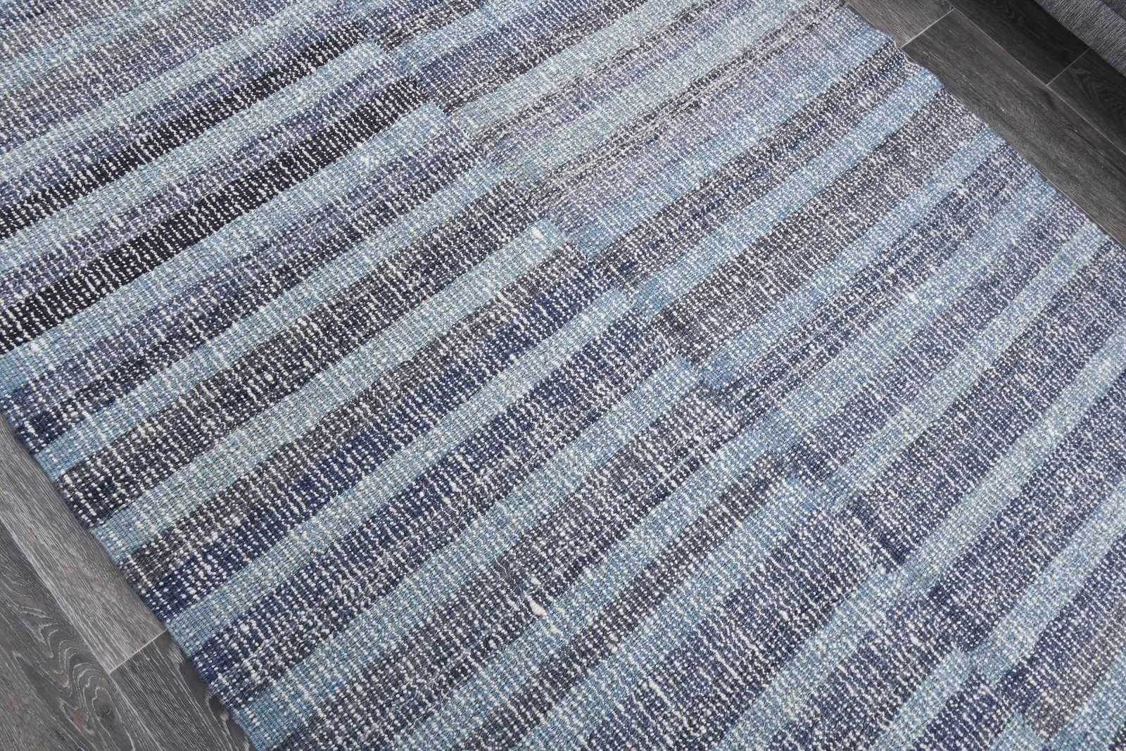 4'7'' x 6'7'' Turkish Handmade Kilim Rug - 242455 - 4